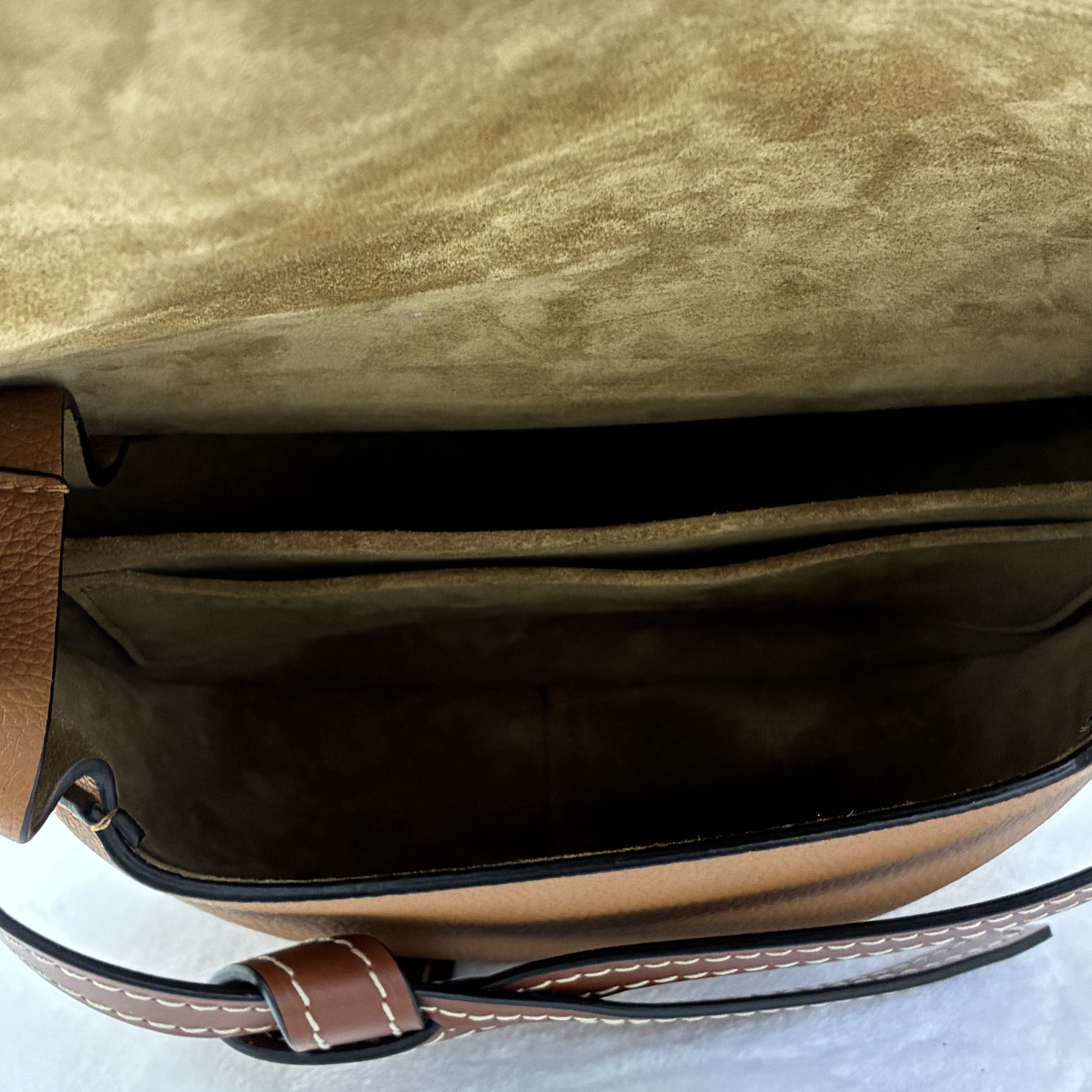 Loewe Gate啡色 標準尺寸大容量🤎