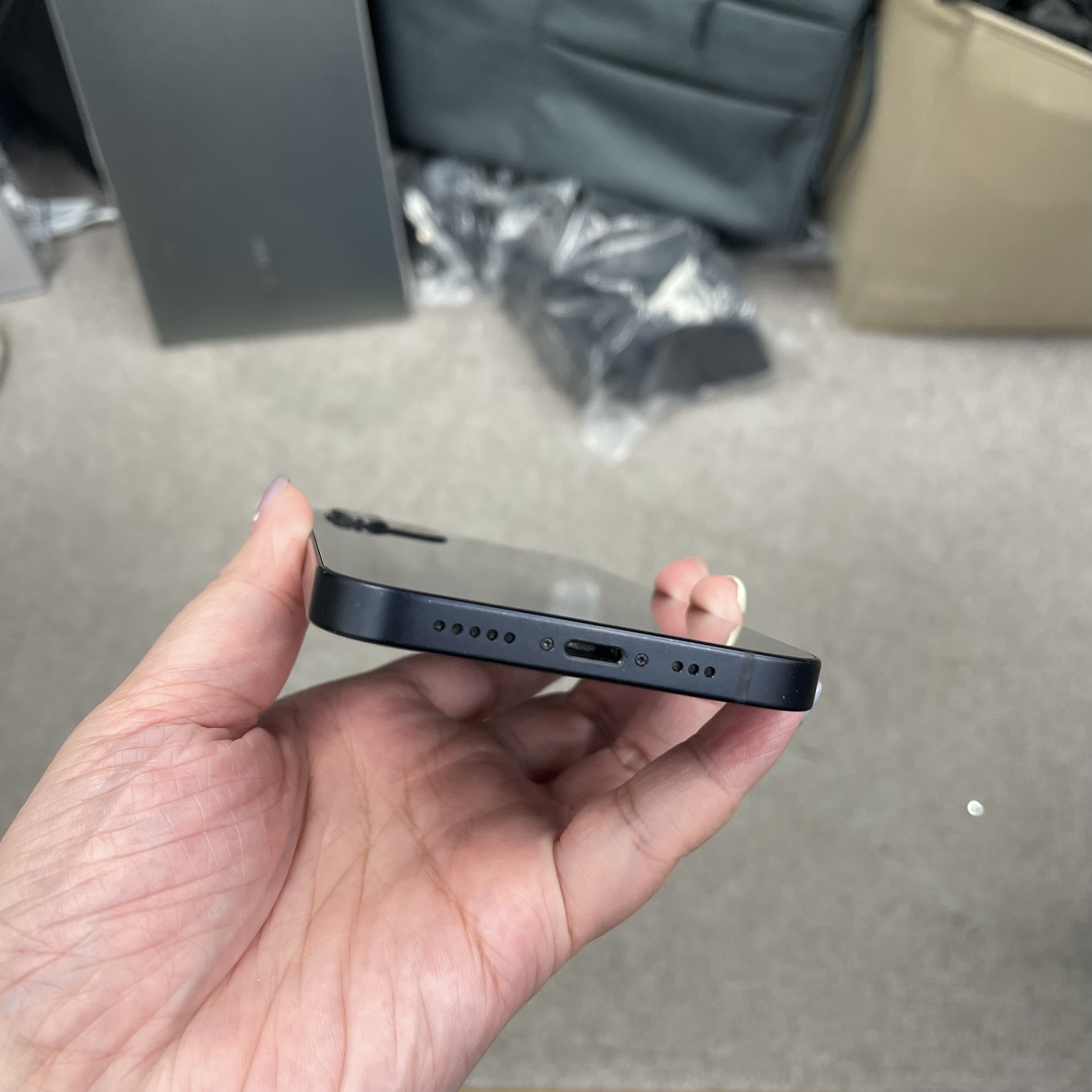 *6751 12 勁靚機 128GB 電84 黑色 black