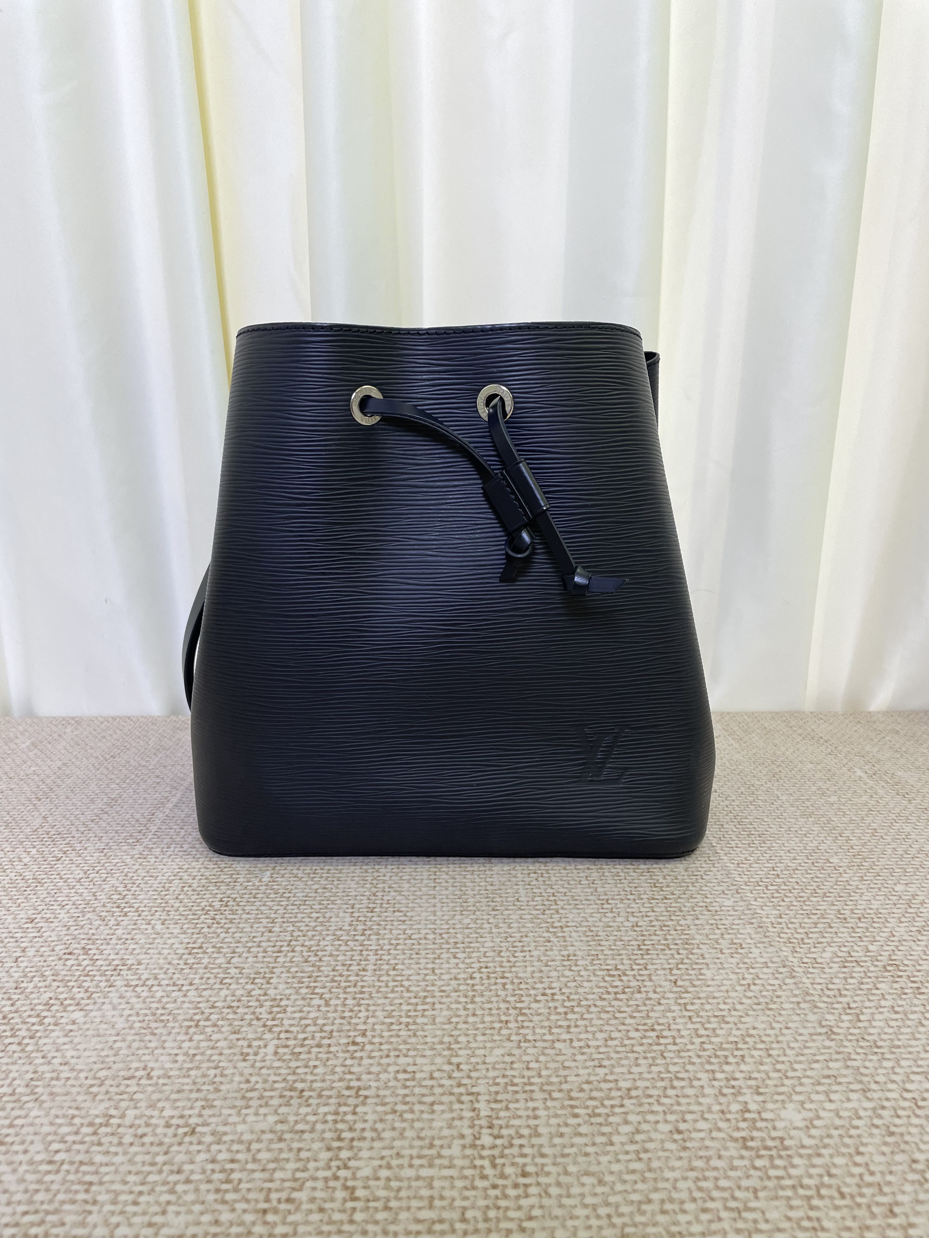 Pre-owned Louis Vuitton NéoNoé MM bucket bag / Product Code: 26031005
