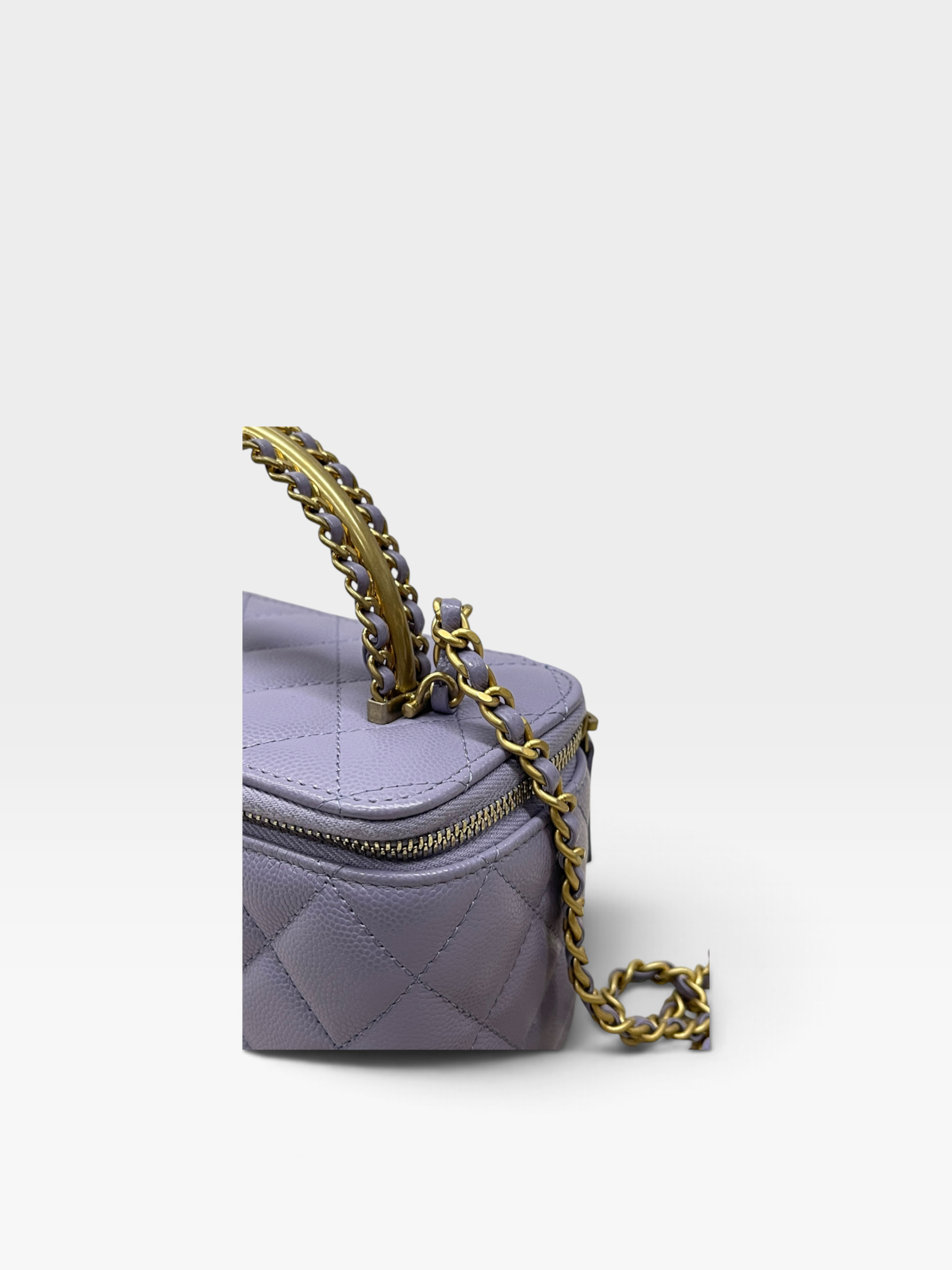 Pre-Owned CHANEL Clutch With Chain / Product Code: 091005