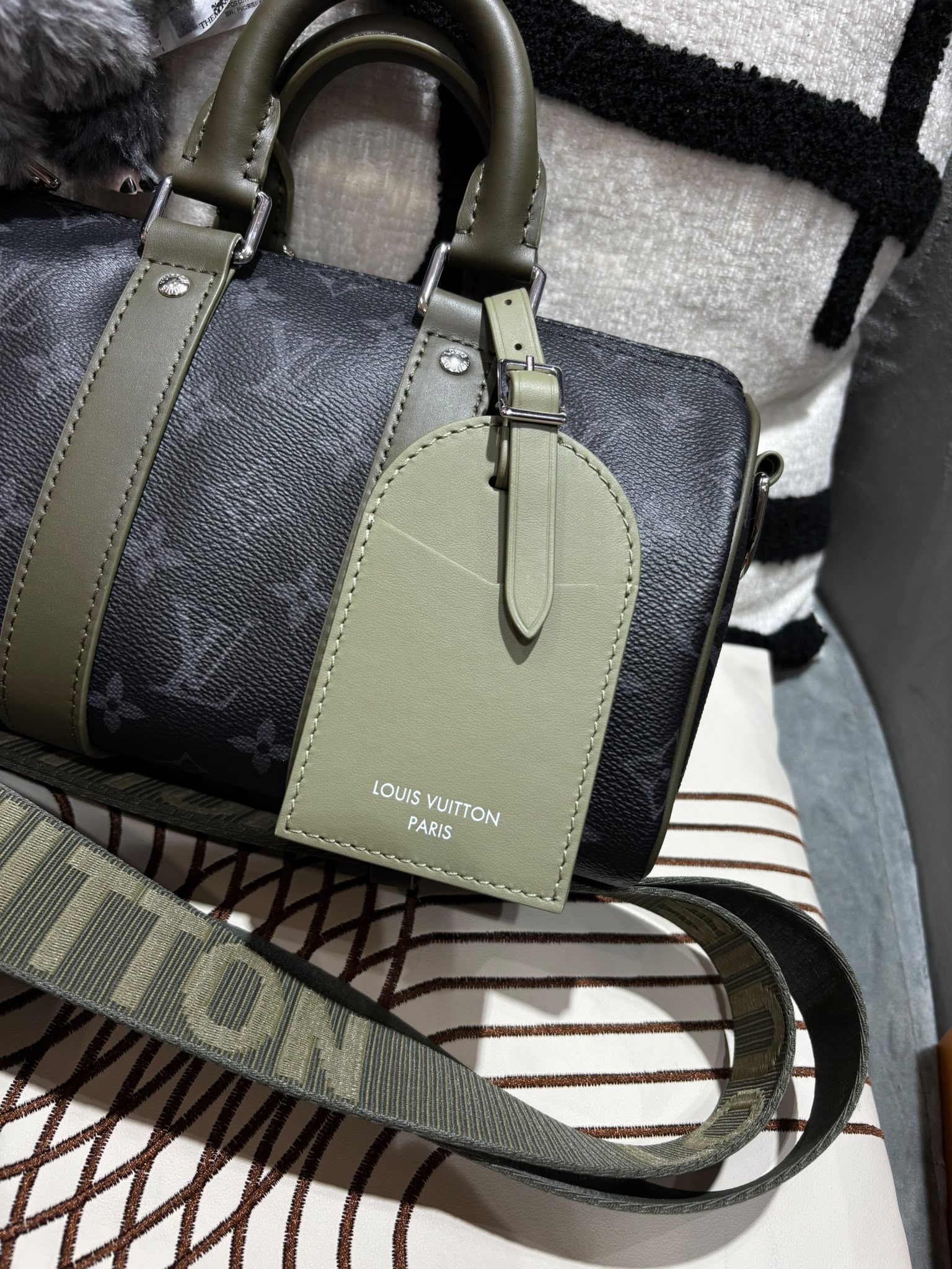 全新 Lv Keepall Bandoulière 25 2 way bag M28638 100%Authentic, 100%New 全新未使用品 ✅收據✅Dust bag ✅Box