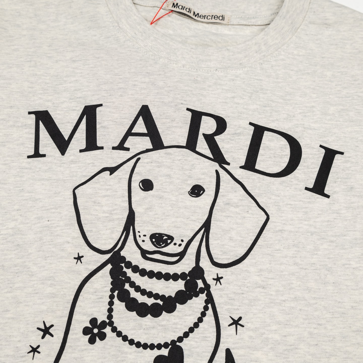 Mardi Mercredi Swing The Tail Ddanji Pearl Necklace T-shirt