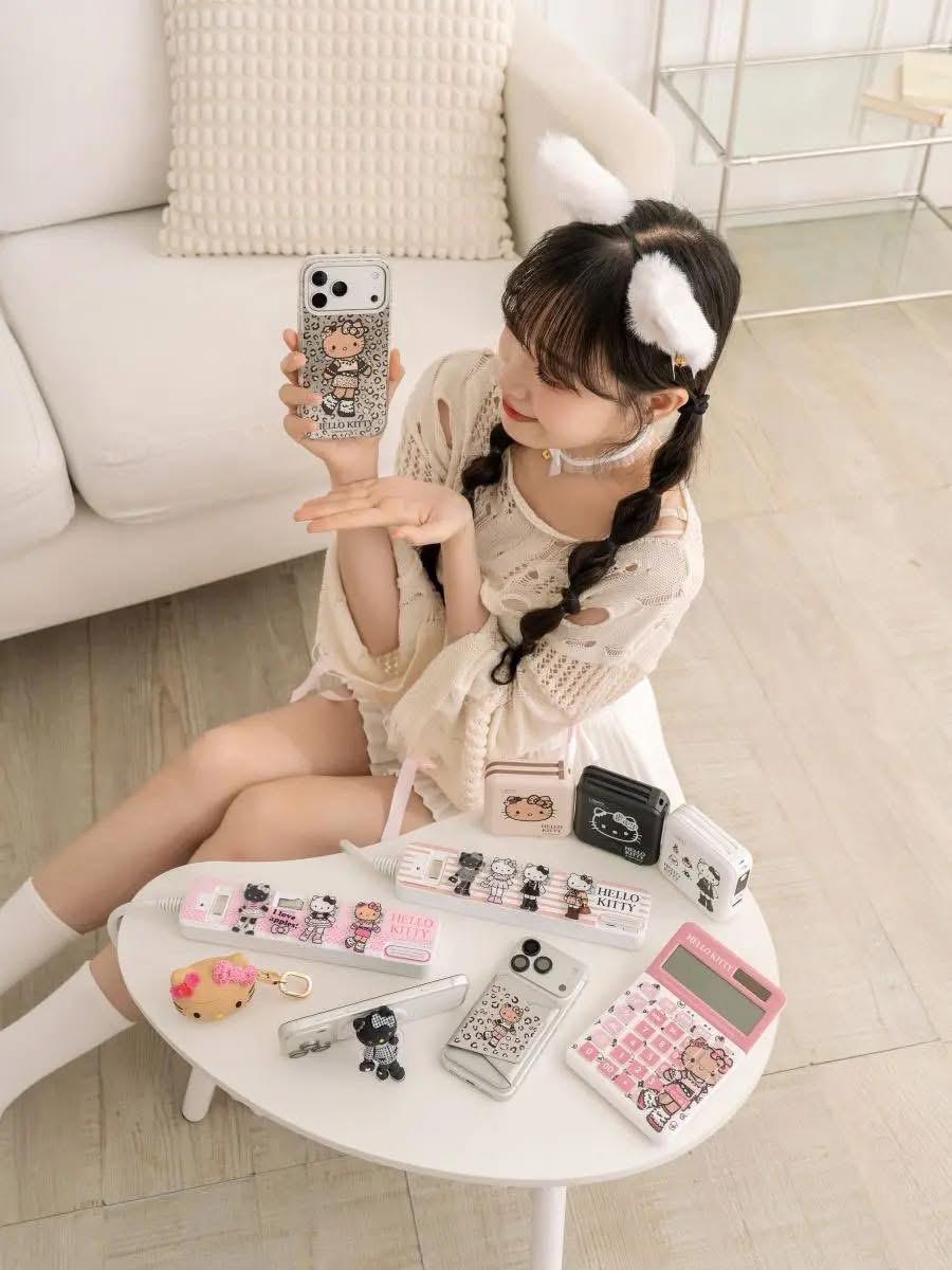 台灣超商限量【Hello Kitty長腿時尚3C產品系列】