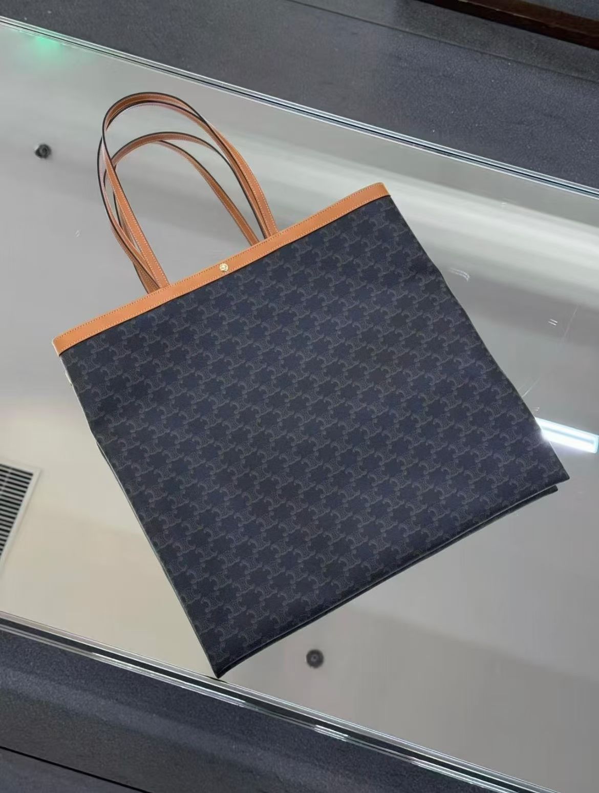 預購 💫💫💫 Celine 專櫃 FLAT SHOPPER大號tote bag 巴黎代購價