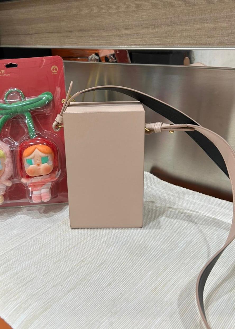 FENDI Calfskin VERTICAL BOX Shoulder bag 100%Authentic,95%new 