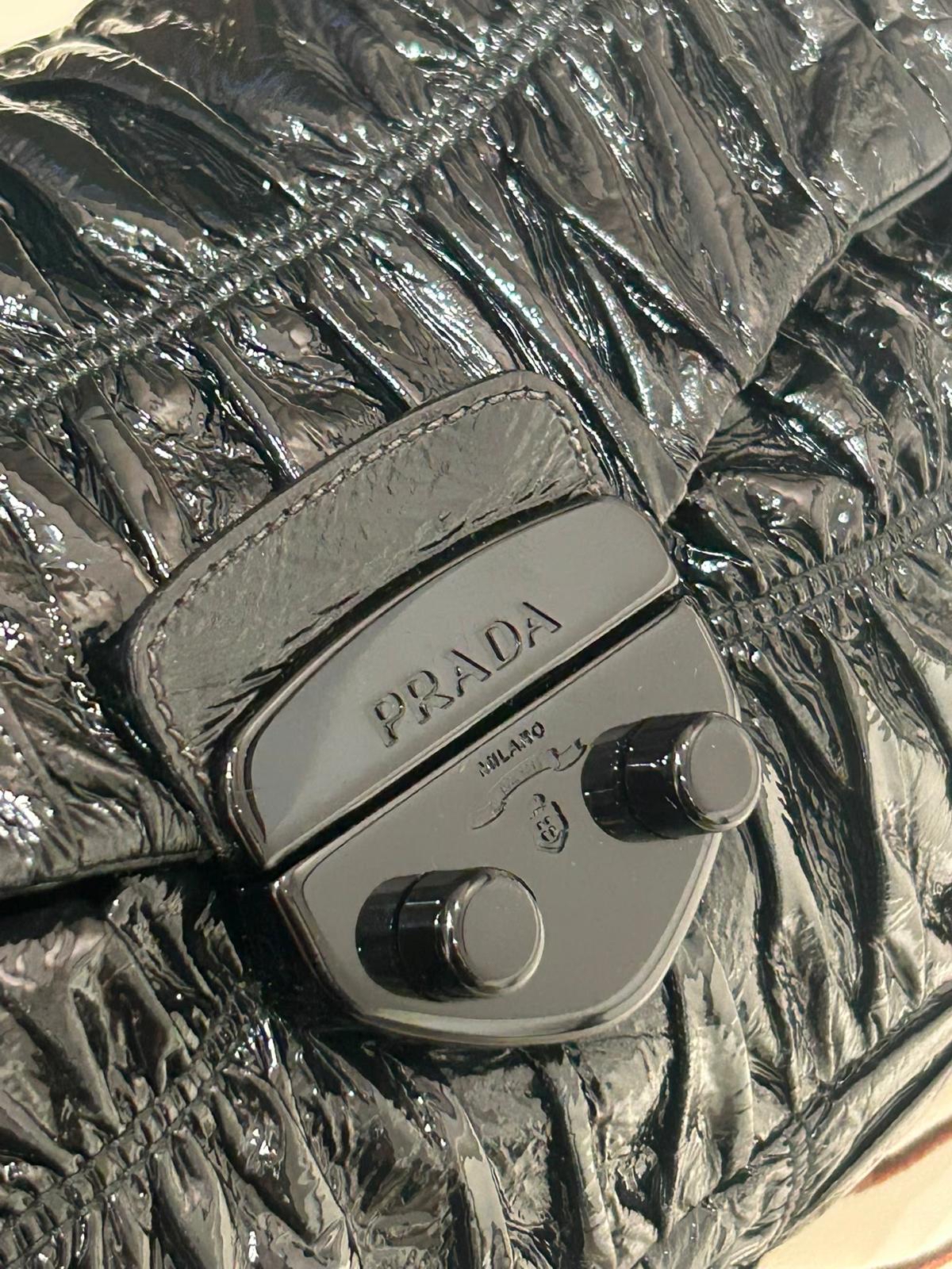 Prada So Black Shoulder Bag 油蠟皮 100%Authentic, 98%New ✅Dust bag
