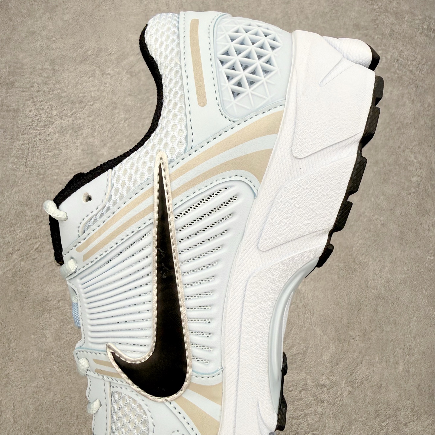 Nike Air Zoom Vomero 5 FJ2028-401 