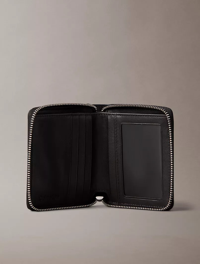 🛬🇺🇸🇨🇦Calvin Klein Embossed Allover Emblem Logo Zip Wallet直送現貨😎