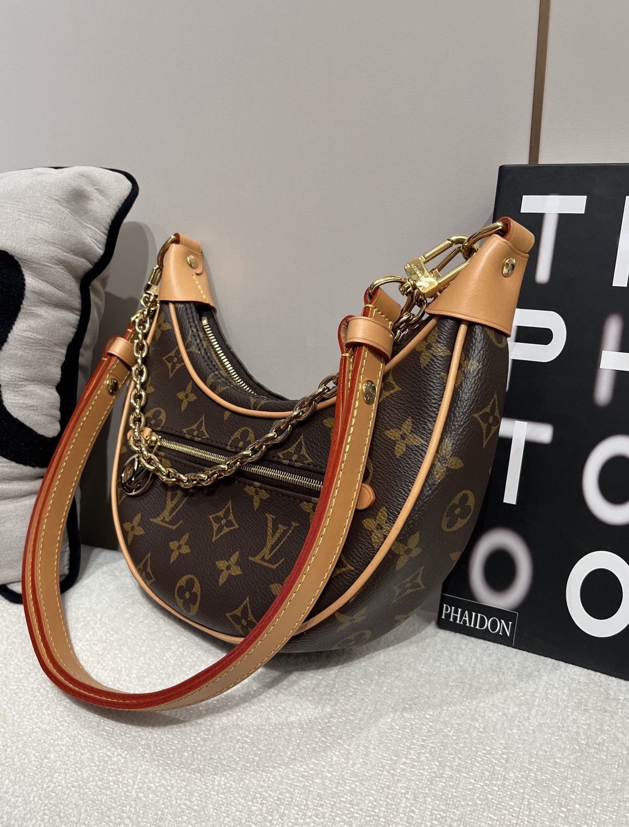 Lv loop hobo monogram M81098 ,100%Authentic, 98%new ✅Dust bag✅Box
