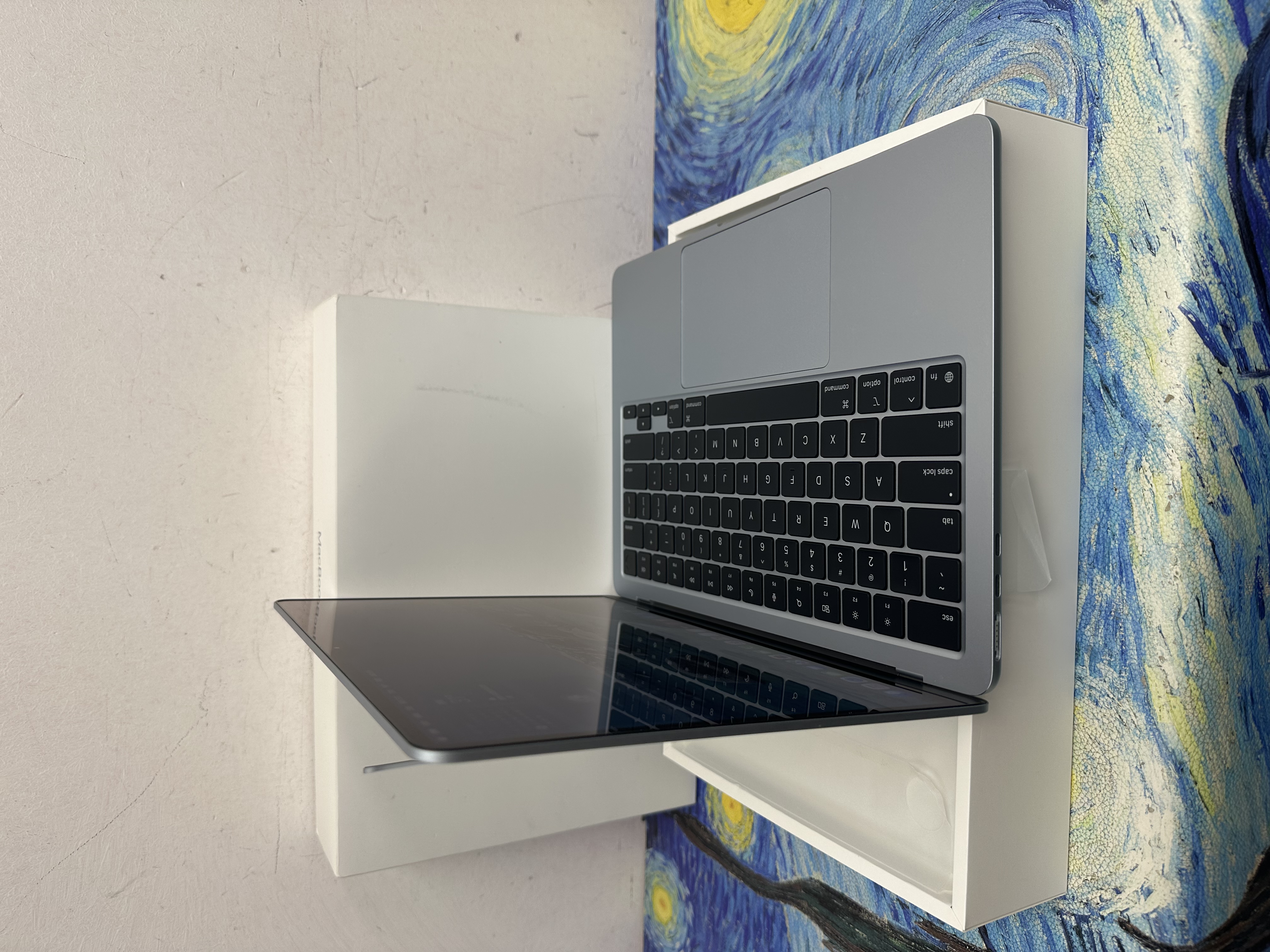 #6129 APPLE  MacBook Air M4 2025 M4 CPU/ 16GB Ram/256GB SSD/8核心GPU/Liquid Retina Mon/13吋/天藍色/Gaming Laptop / Notebook / 超強續航能力/文書機 / 畫圖 / 剪片 / Movie / Netflix