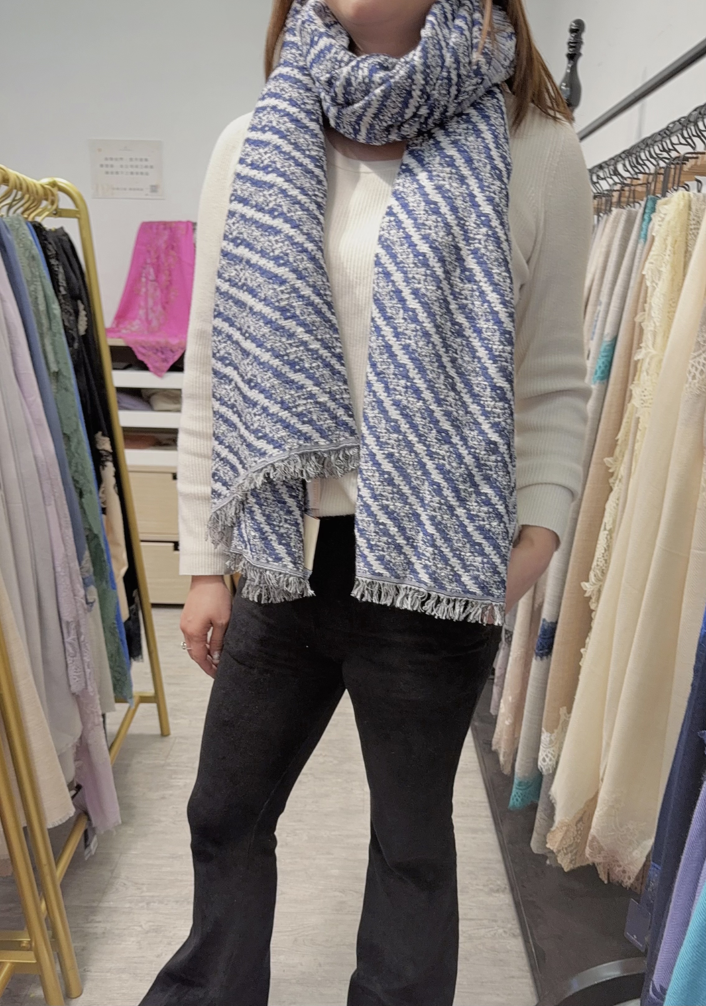 Scarfesia A24 701403372