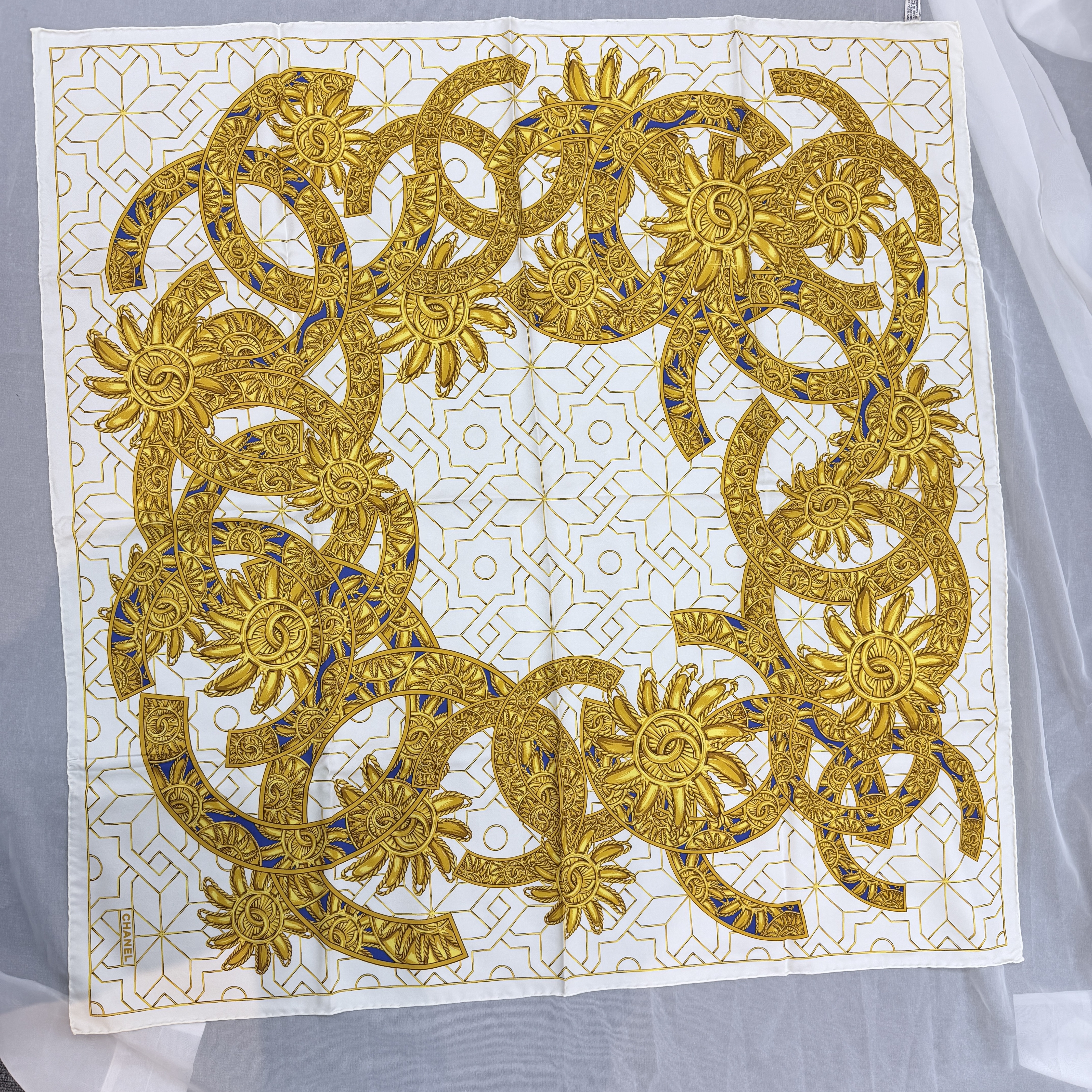 埃及神話🫢Chanel 太陽神拼米色方巾