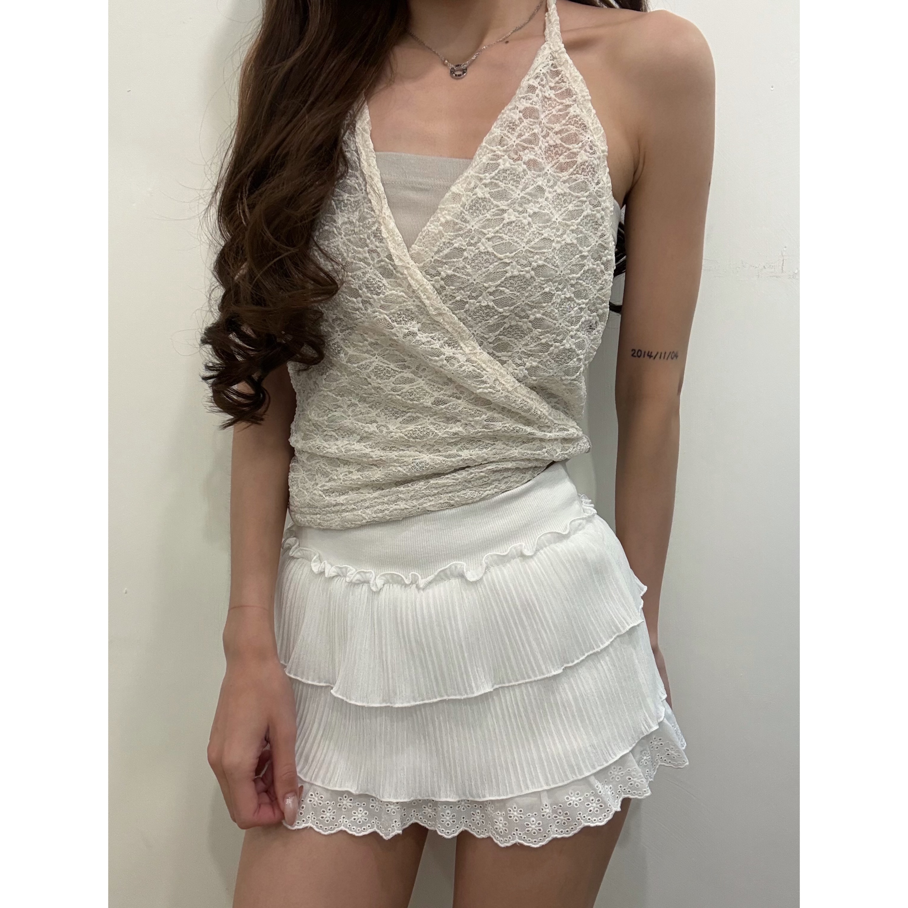 優惠價7月24截🩶2607O《SPLICED LACE TUBE TOP》