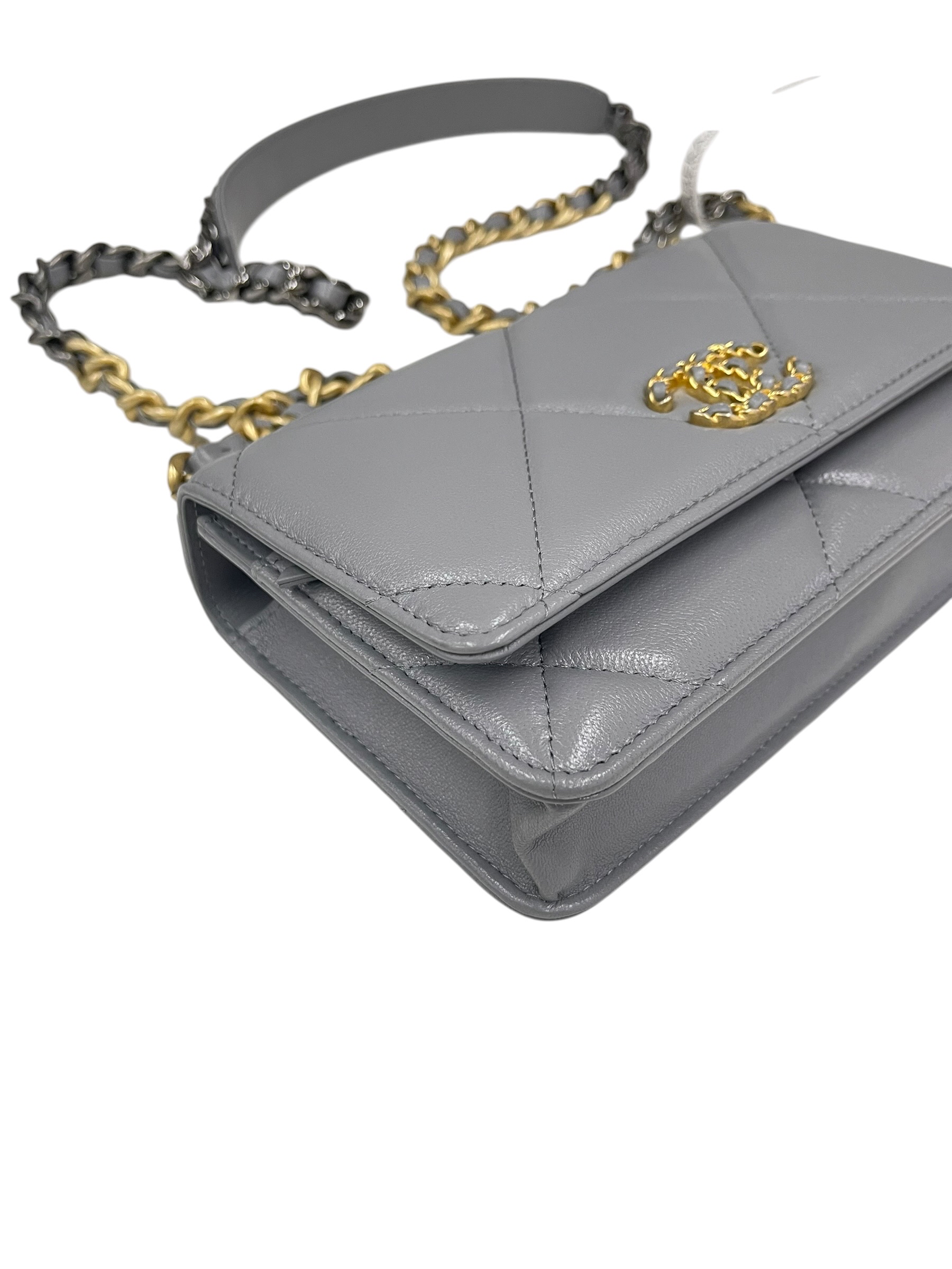 Pre-owned Chanel 19 WOC / Product Code: 071005