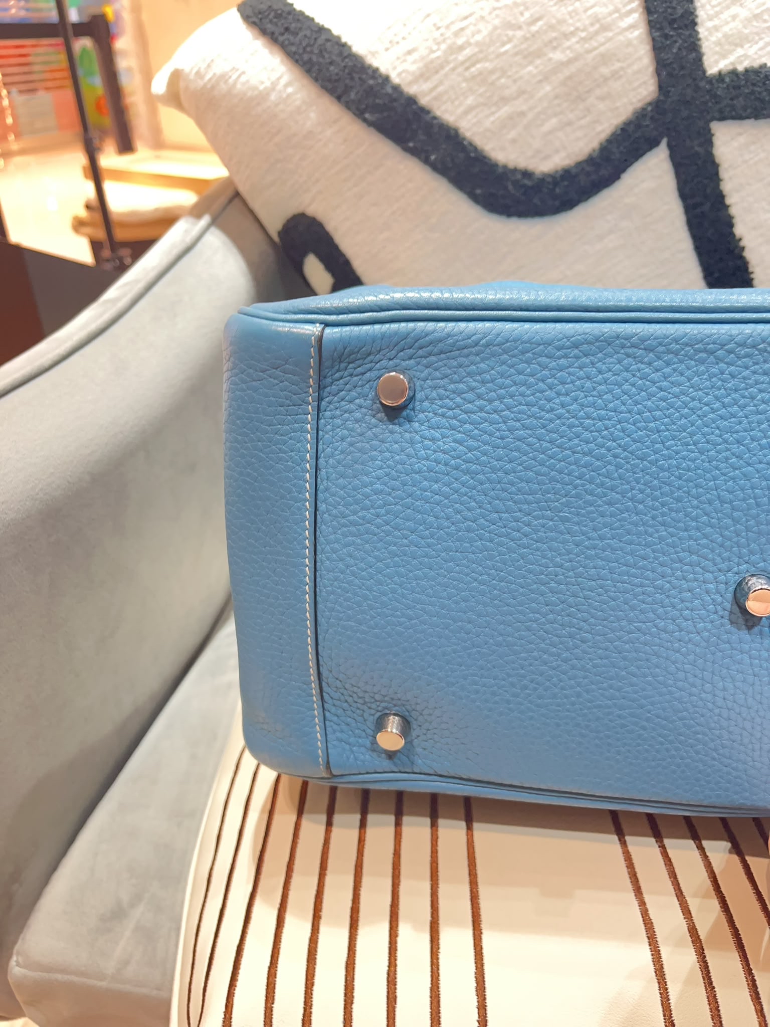 HERMES LIMDY 34,STAMP T,牛仔藍銀扣  100%Authentic, 95%new  ✅塵袋 