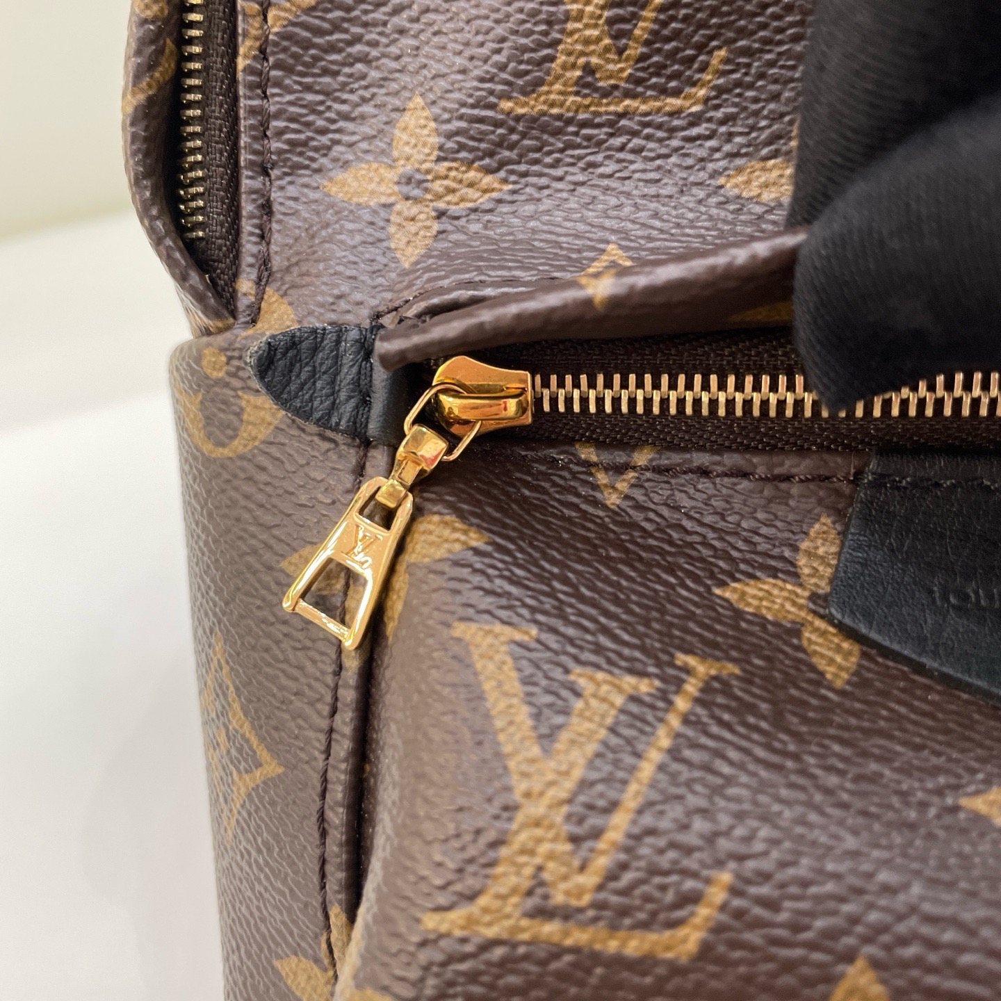 【預訂貨品】LV老花plam springs迷你書包 