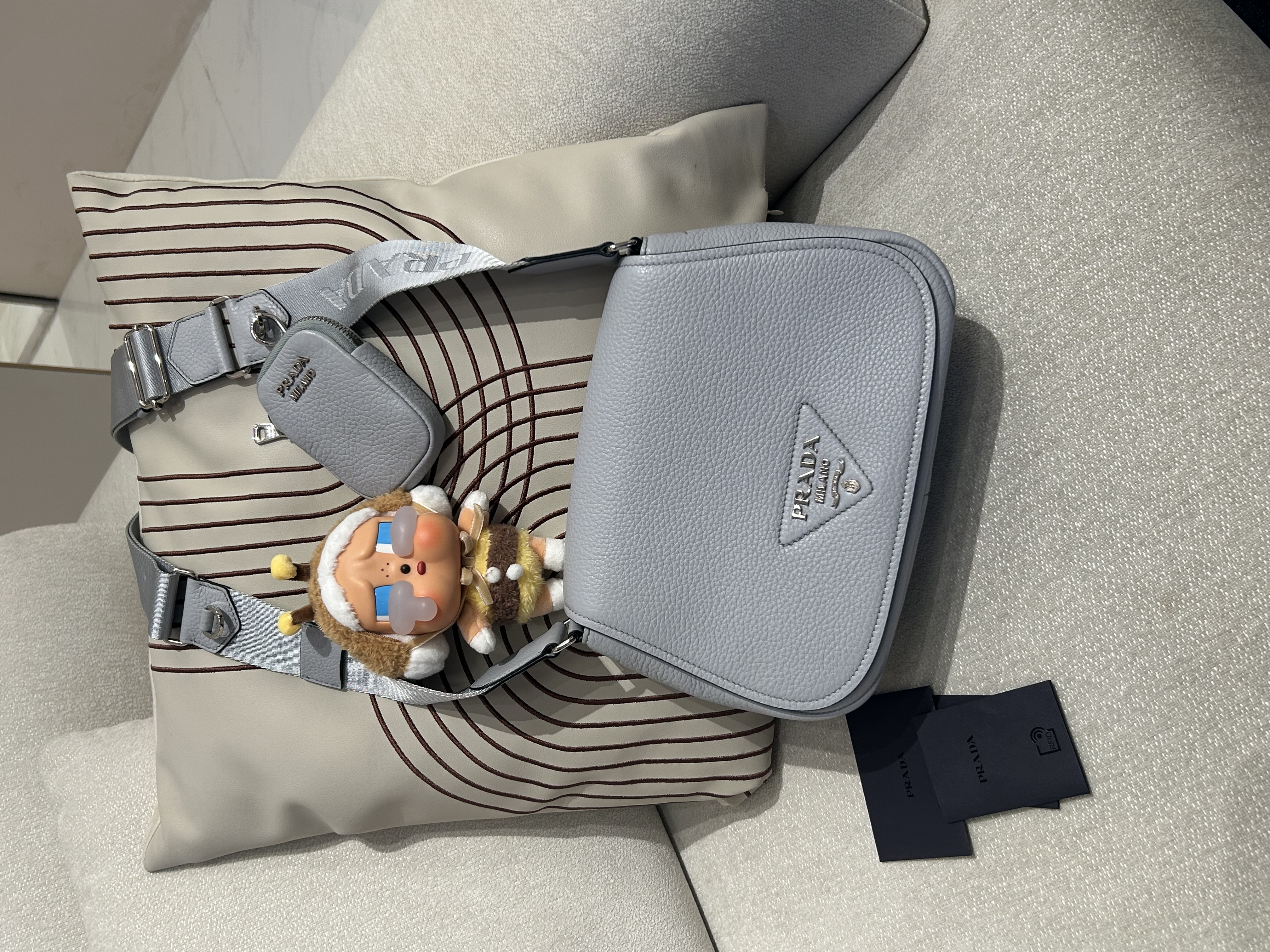 PRADA VITELLO POCKET SHOULDER BAG 1BD293 calfskin NFC 100%Authentic ,98%new ✅Coin bag✅dust bag