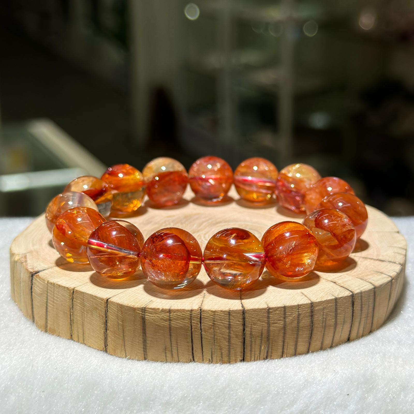 大m✨紅膠花水晶手串 14 mm +/-