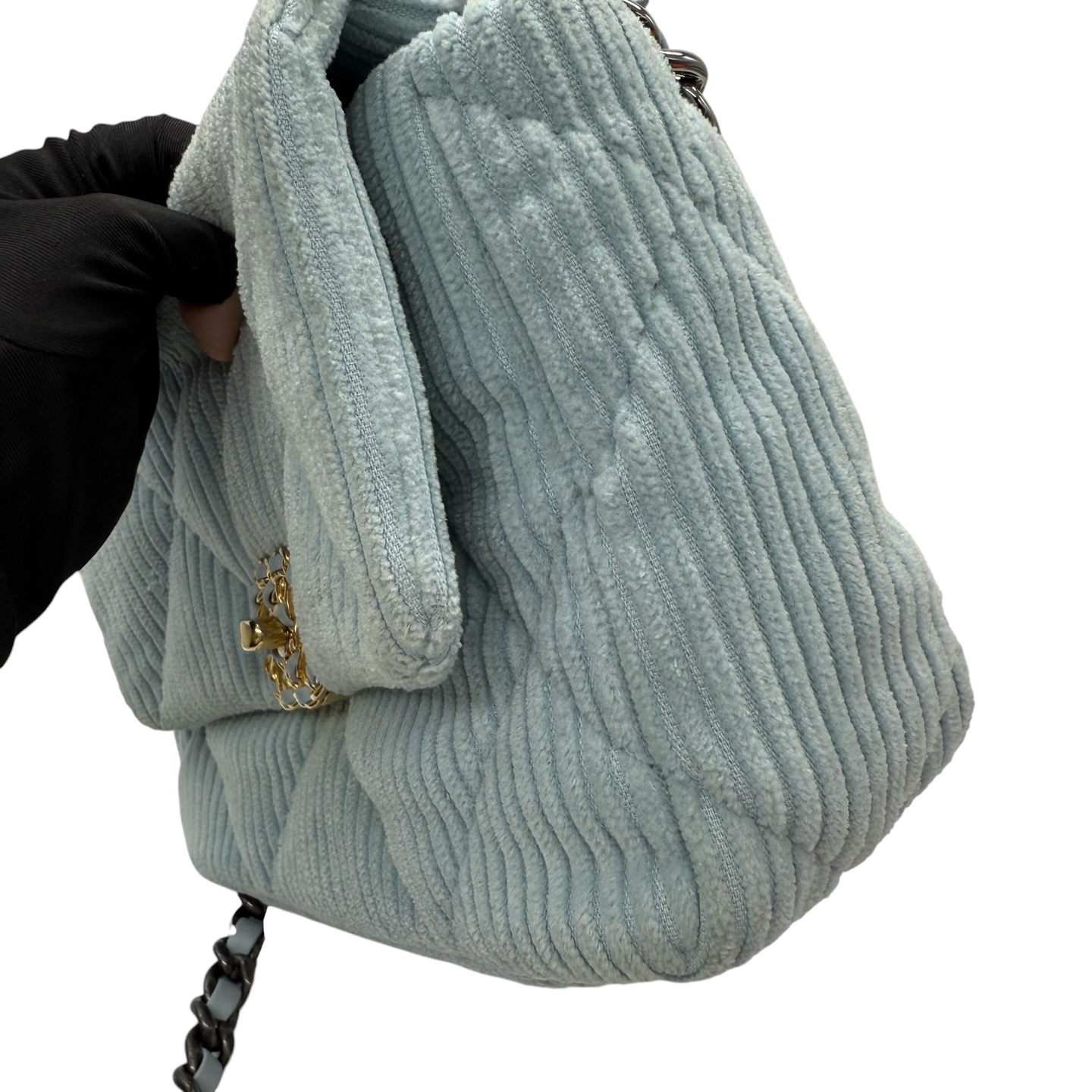 Pre-Owned CHANEL Corduroy Quilted Medium 19 Bag / Product Code: 26051502