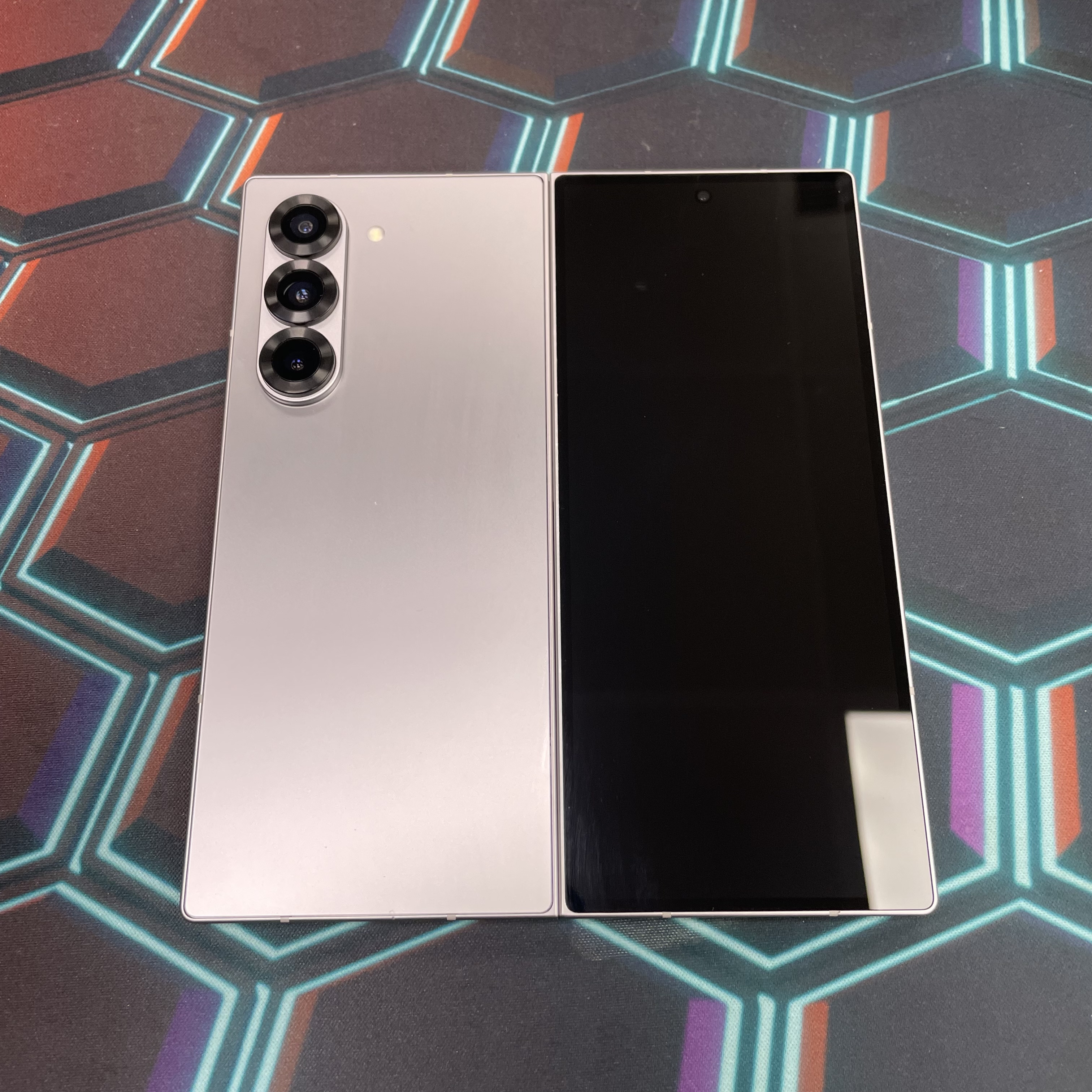 *7330 Galaxy Z Fold 6 勁靚機 12+512GB 銀色 sliver