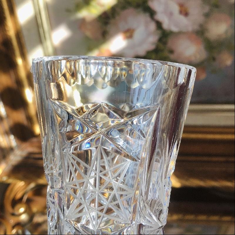 Vintage PinWheel and Scalloped Edging Tall Crystal Vase from Canada- 18cm (MT1475)