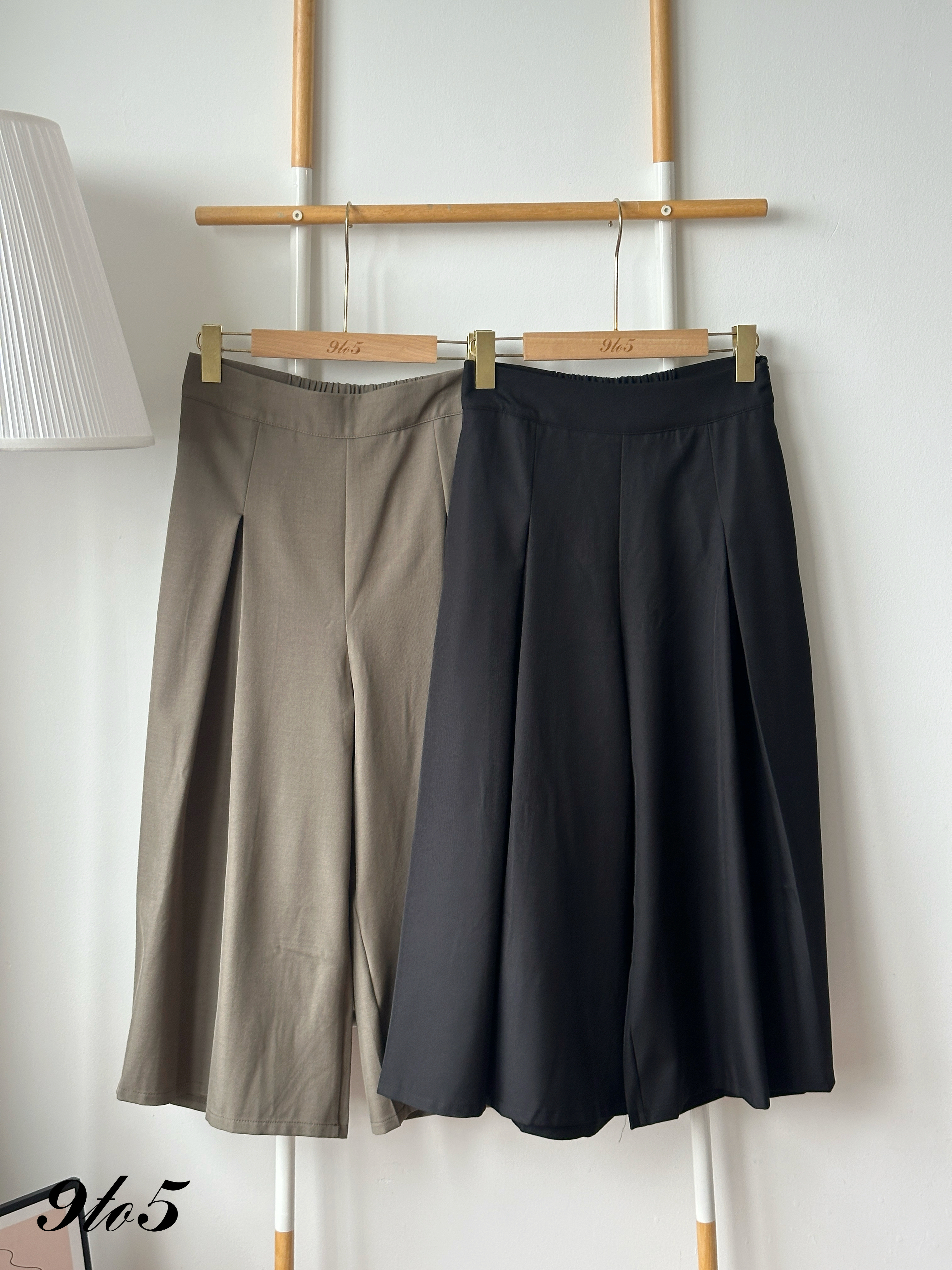 S1960 Pleated Cropped Pants - Black & Brown