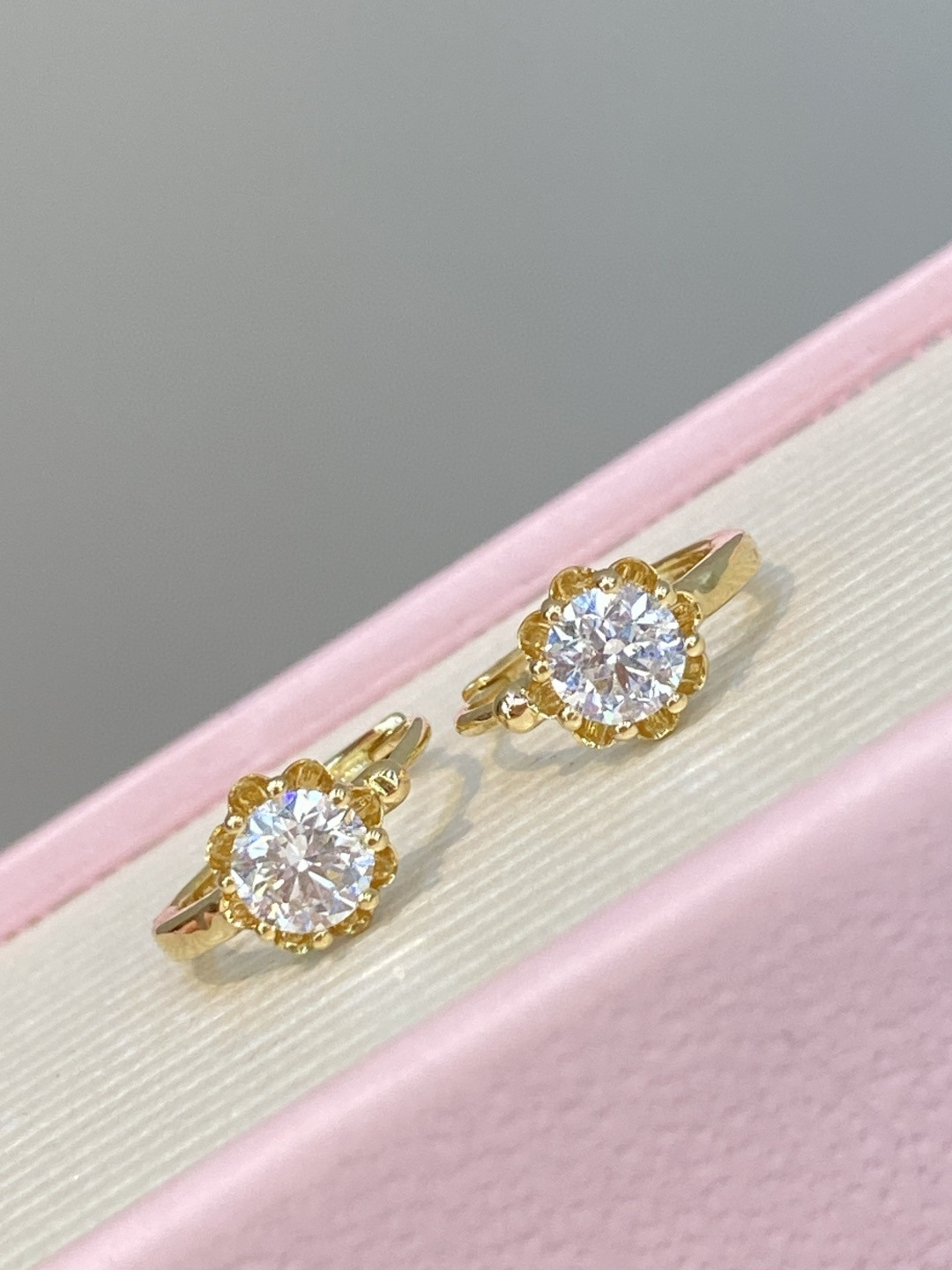 18K Diamond Hoop Earrings 
