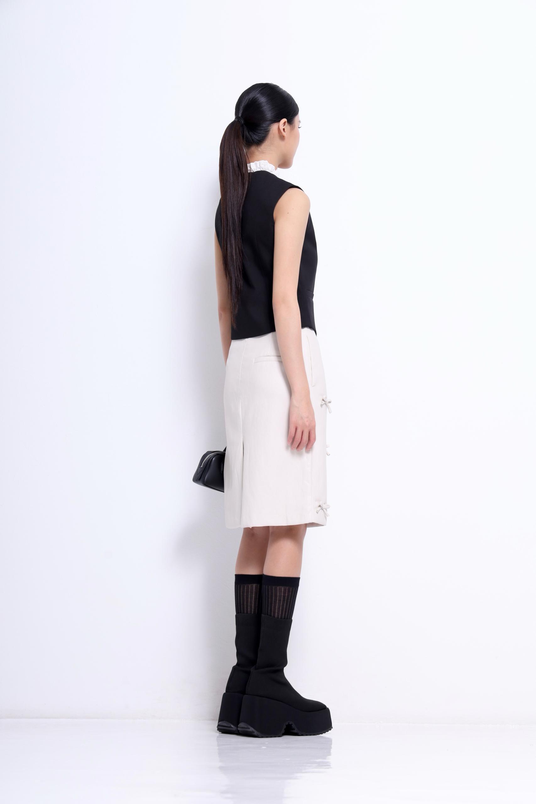  CB2720 Charlotte Tailored Cropped Vest