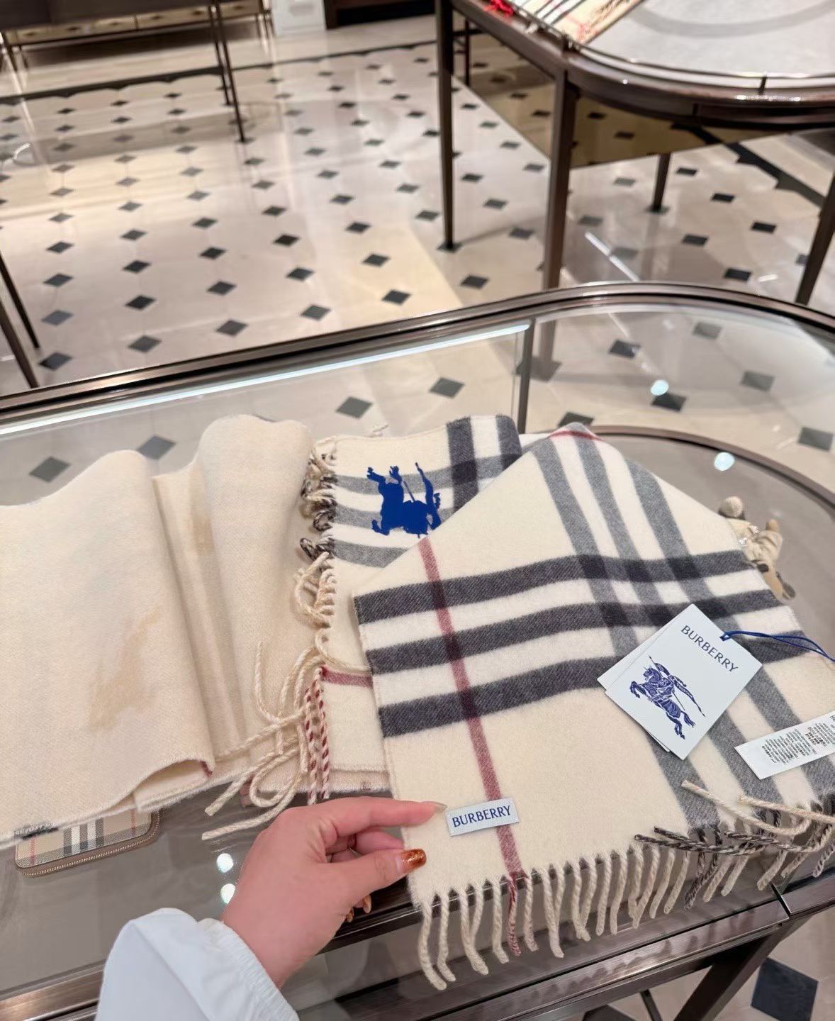 預購 Burberry巴寶莉雙面刺繡➕印花羊絨格子圍巾