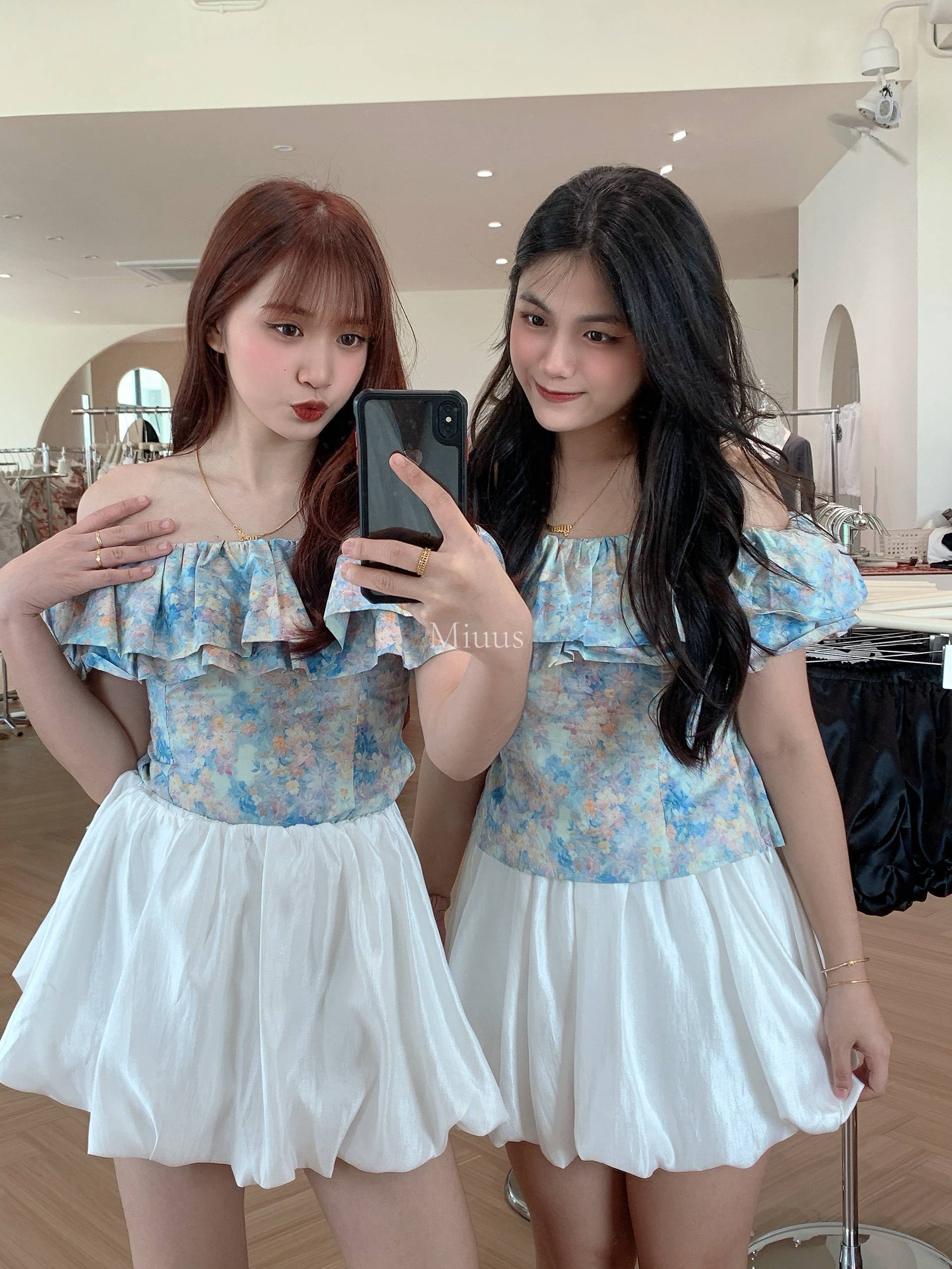 4417 一字肩上衣