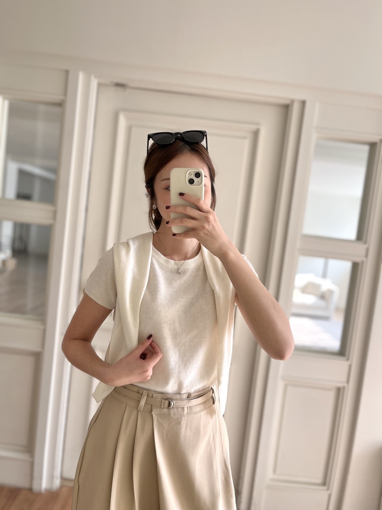 The Frenchie Top with Cape (Ivory)