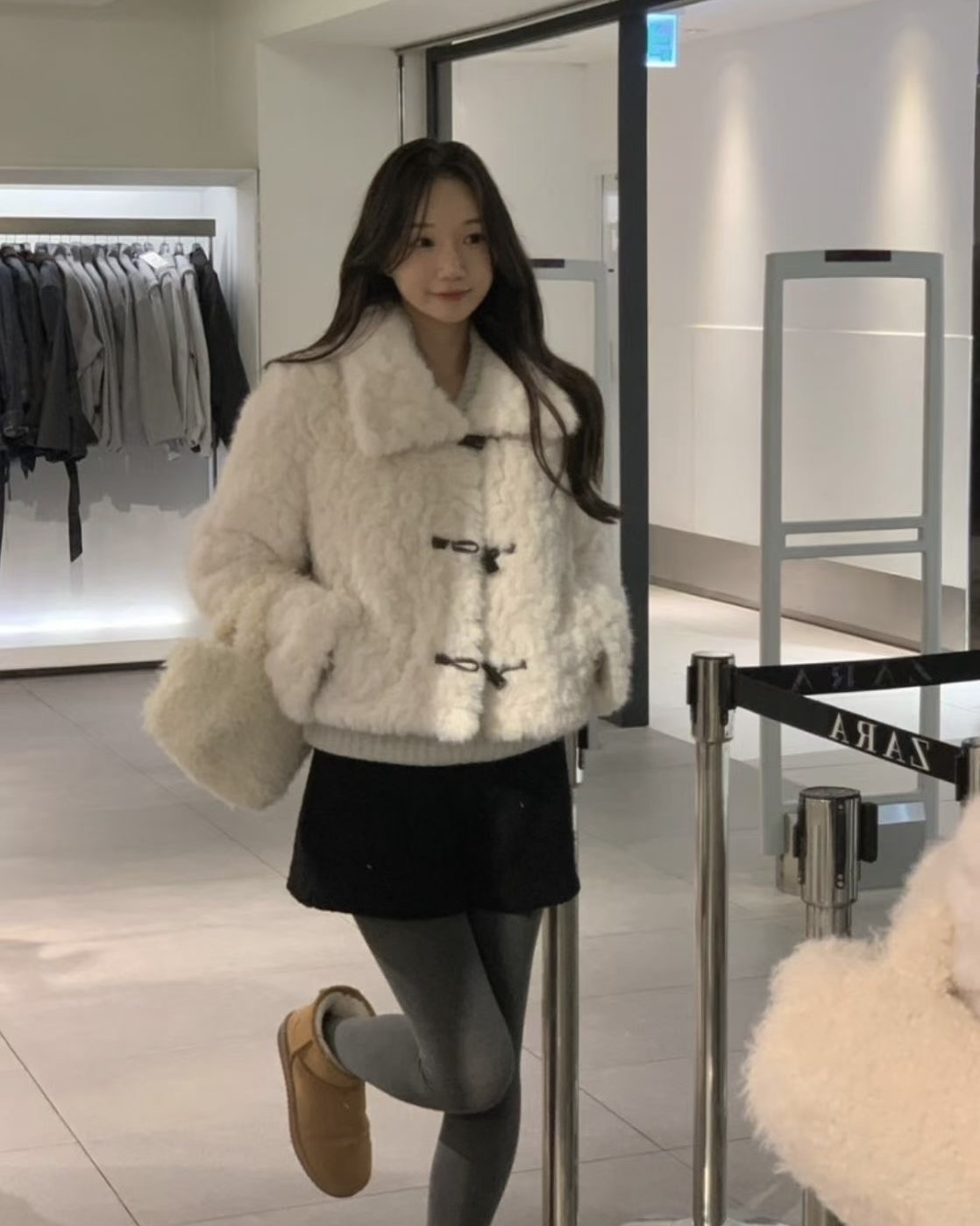 【 🐑 店主自留!🤍超加分的大反領！雪球羊角鈕扣毛毛短版外套💭 】 Jumping into Snow Outer(一色入)