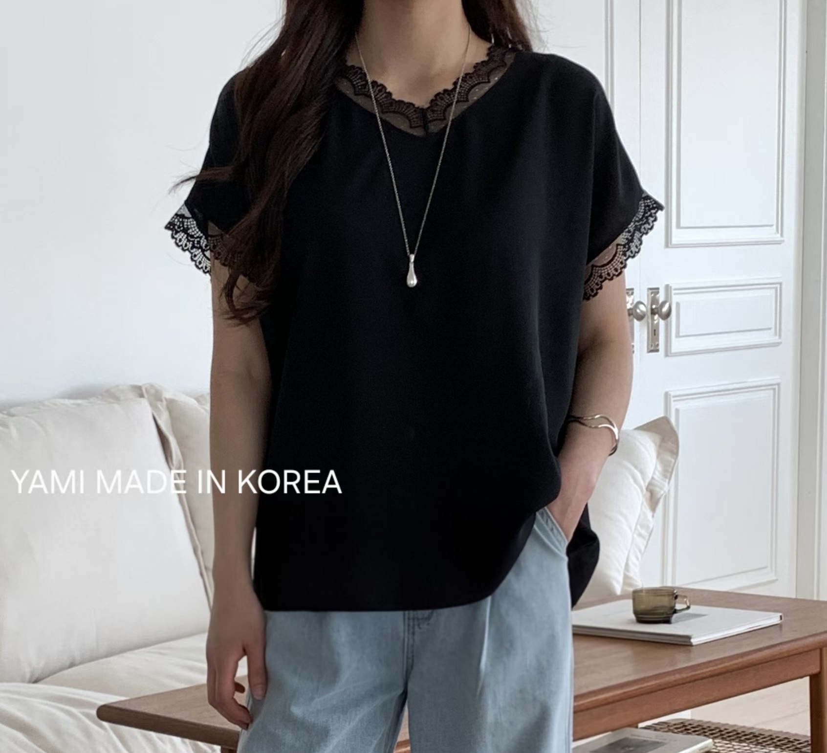 Made in Korea 🇰🇷拼邊通花top