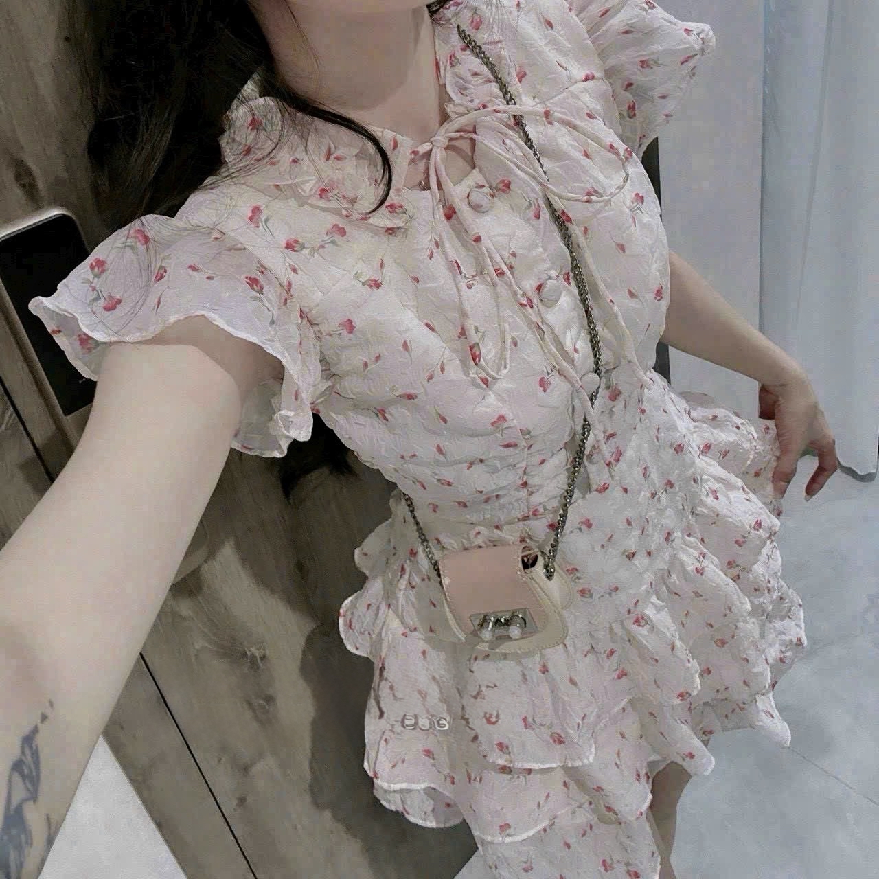 碎花荷葉邊迷你连体裤