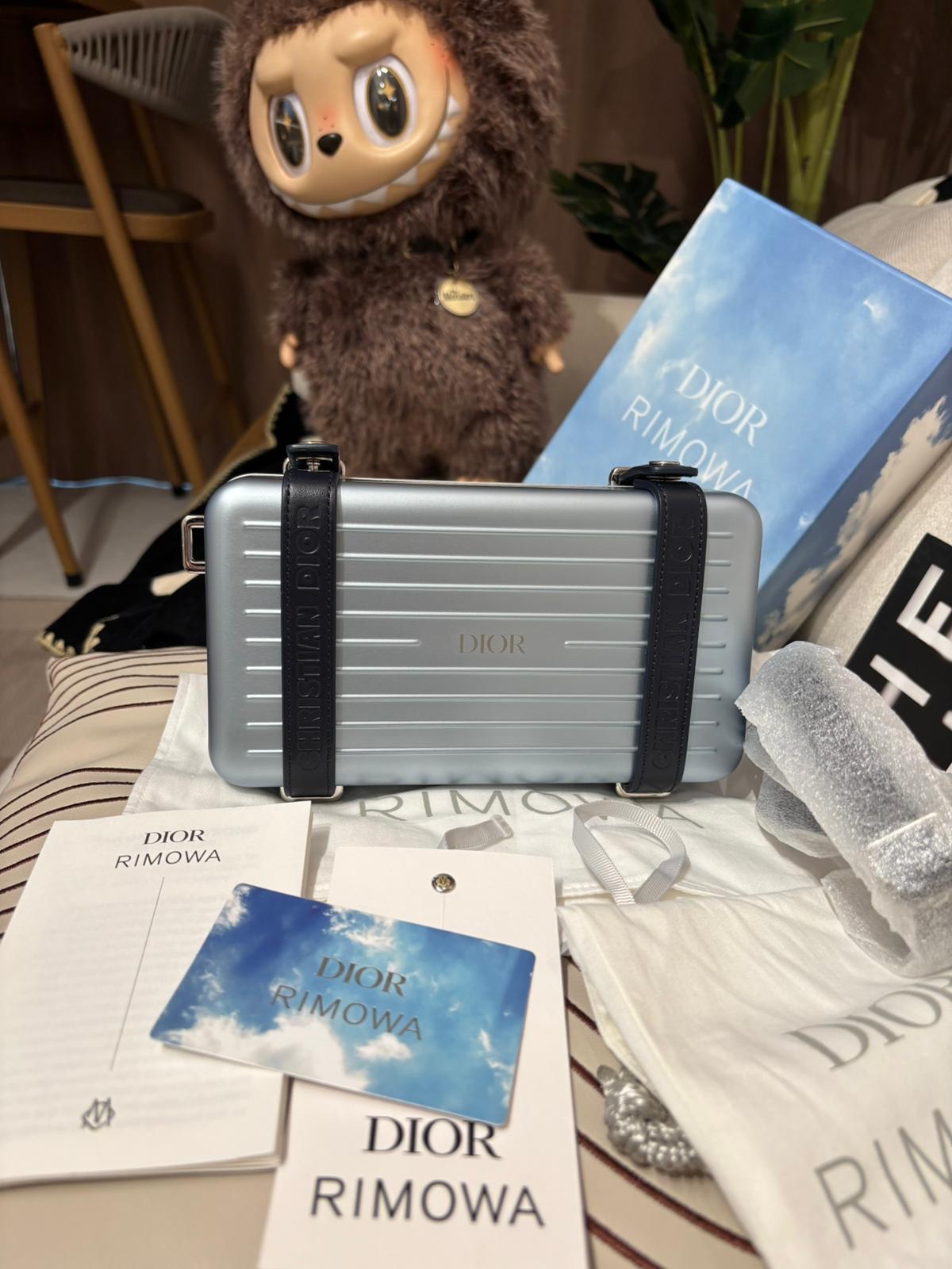未使用品 DIOR X RIMOWA PERSONAL CLUTCH ON STRAP 100%Authentic ,Unused 未使用品 ✅dust bag✅CARD✅strap✅盒 UNUSED