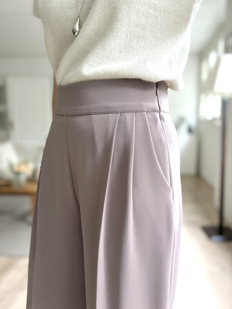 Charlyne Seamless-Front Slacks (Khaki Beige)