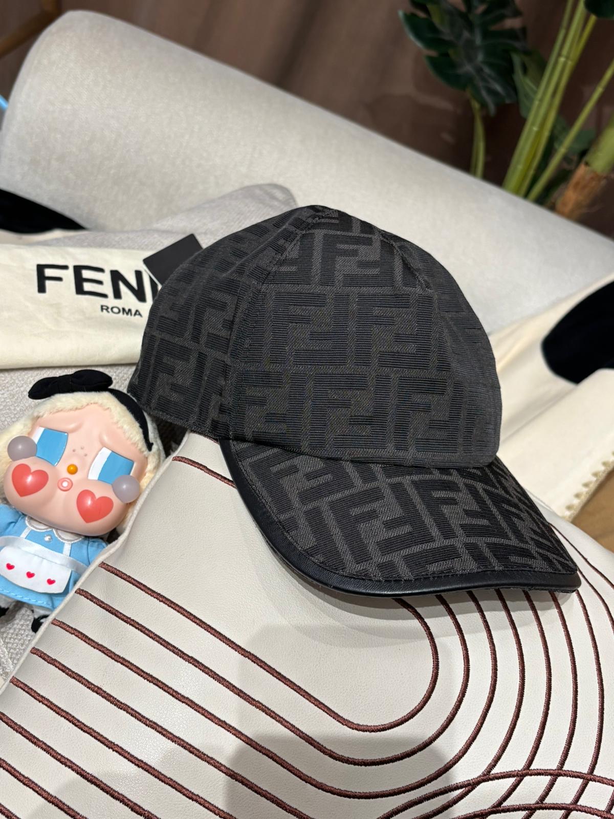全新 Fendi cap Hat 100%Authentic ,Brand New全新 ✅Dust bag