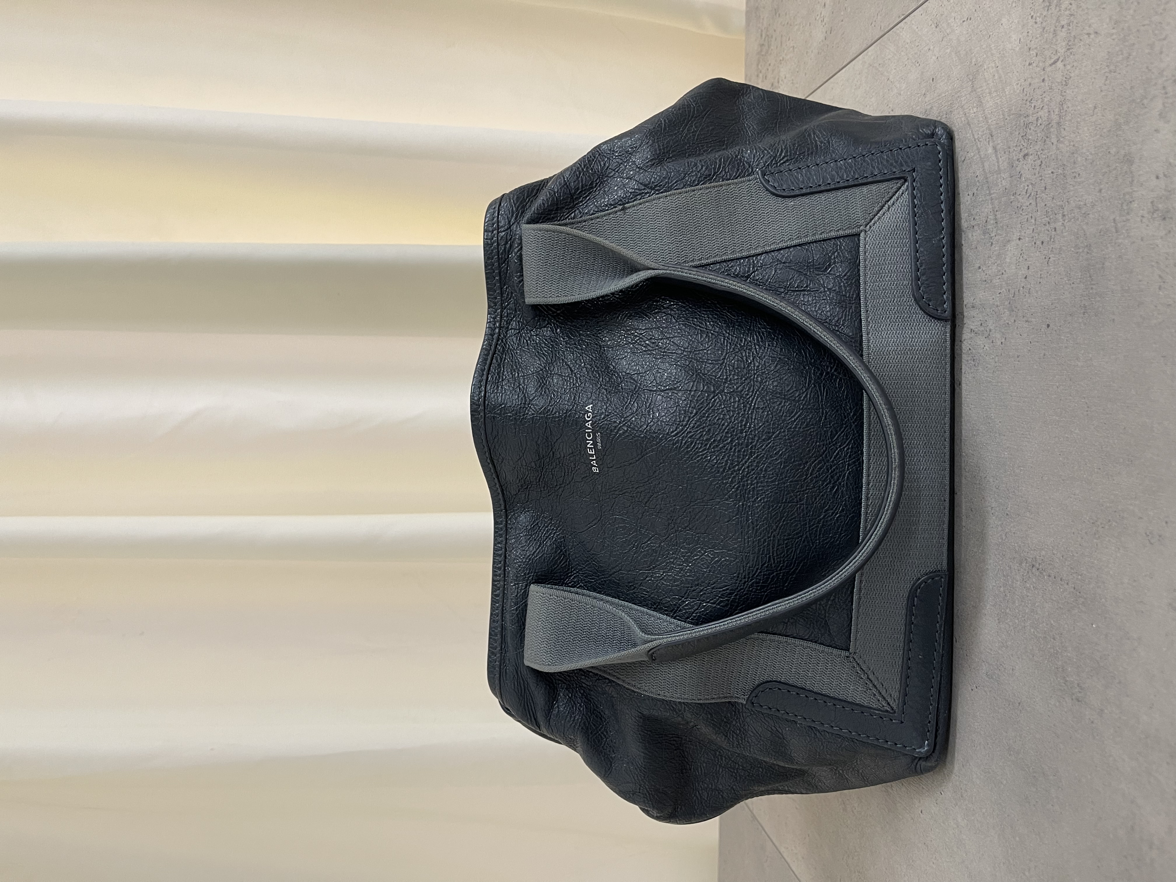 Pre-owned Balenciaga Navy Cabas XS tote bag/ Product Code: 25012702