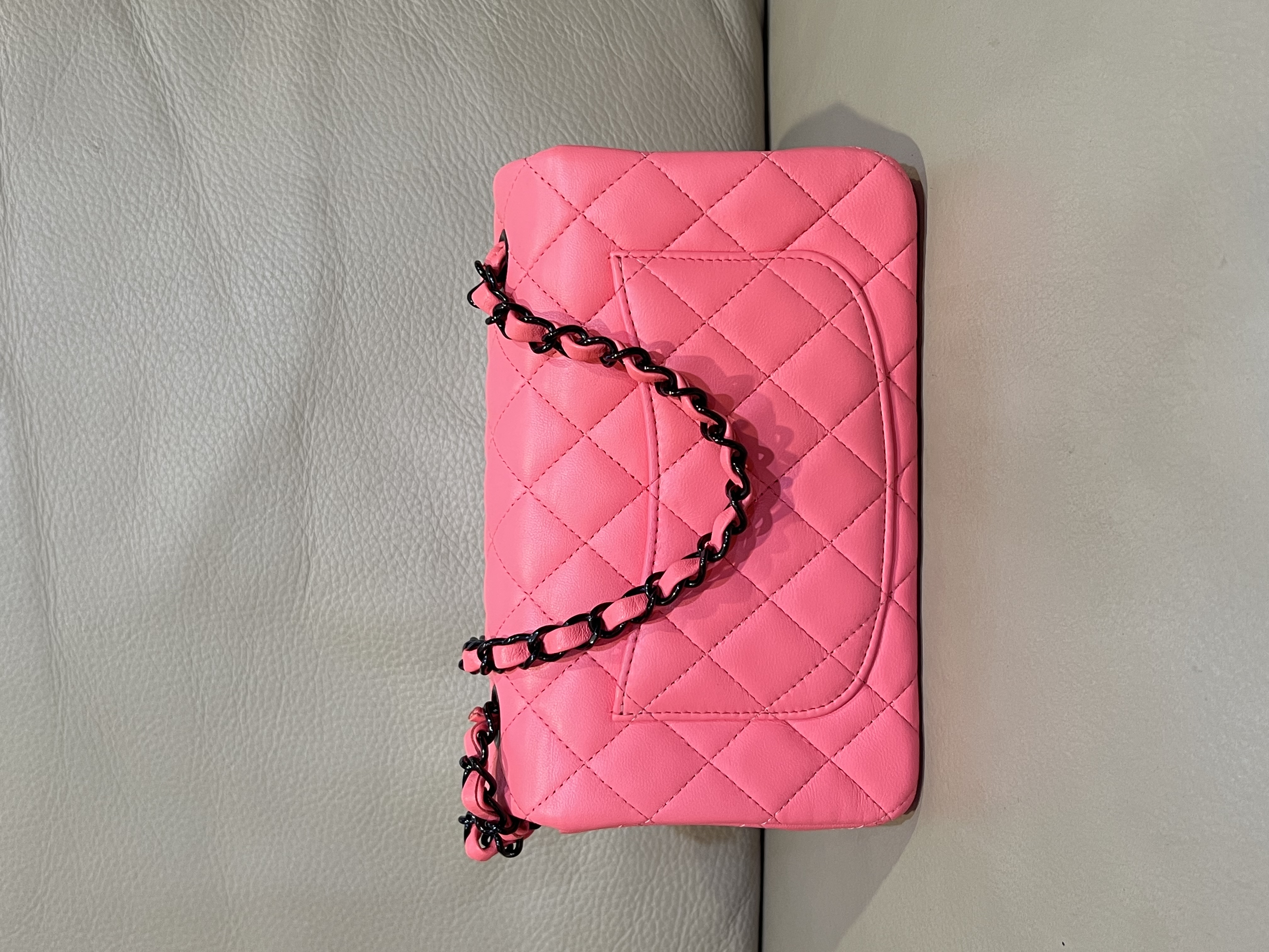 Pre-Owned CHANEL Mini Matelassé / Product Code: 26041659