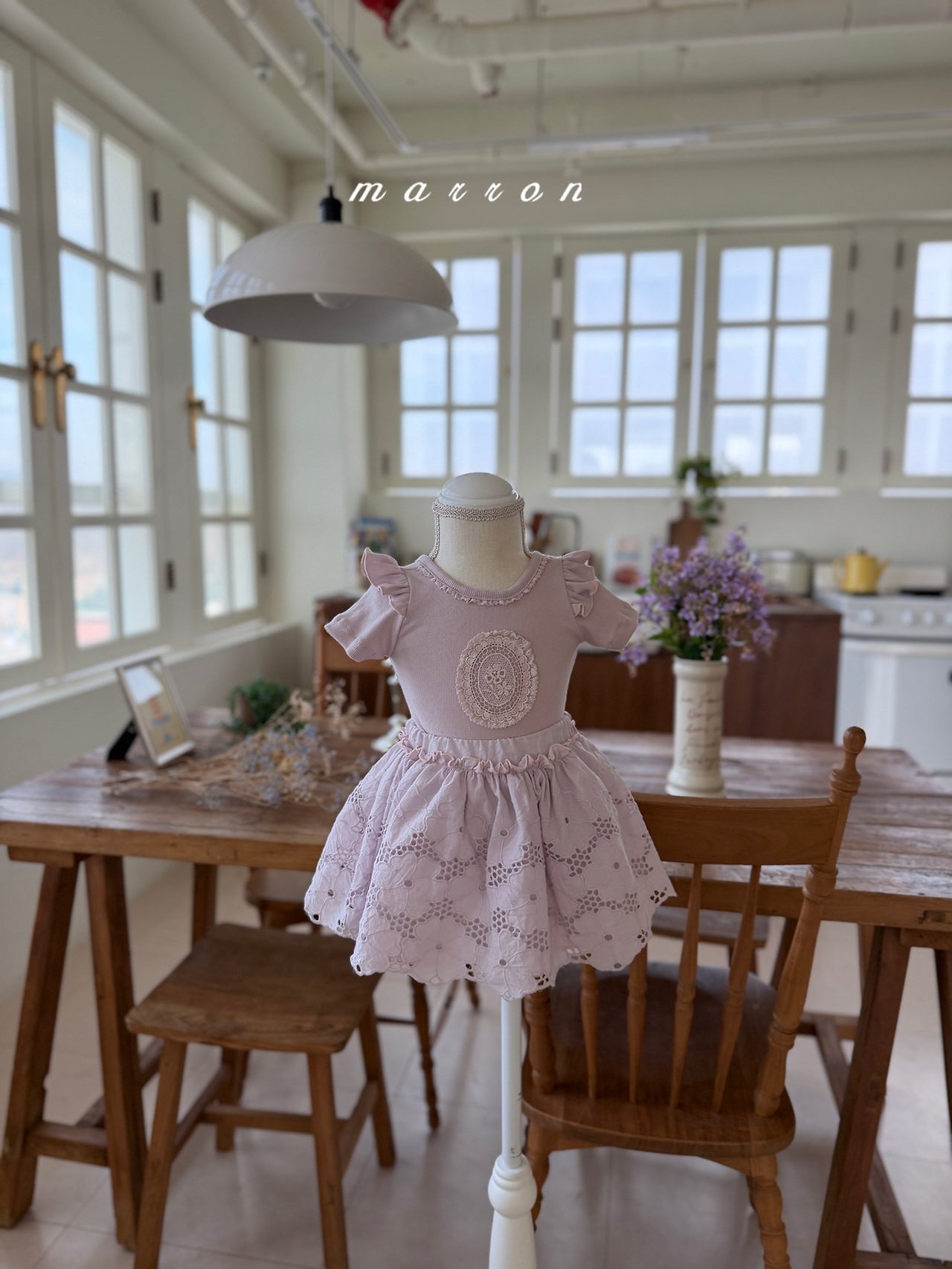 ☀️預訂 韓國直送☀️🇰🇷Marron兩色絲帶花卉蕾絲半截短裙