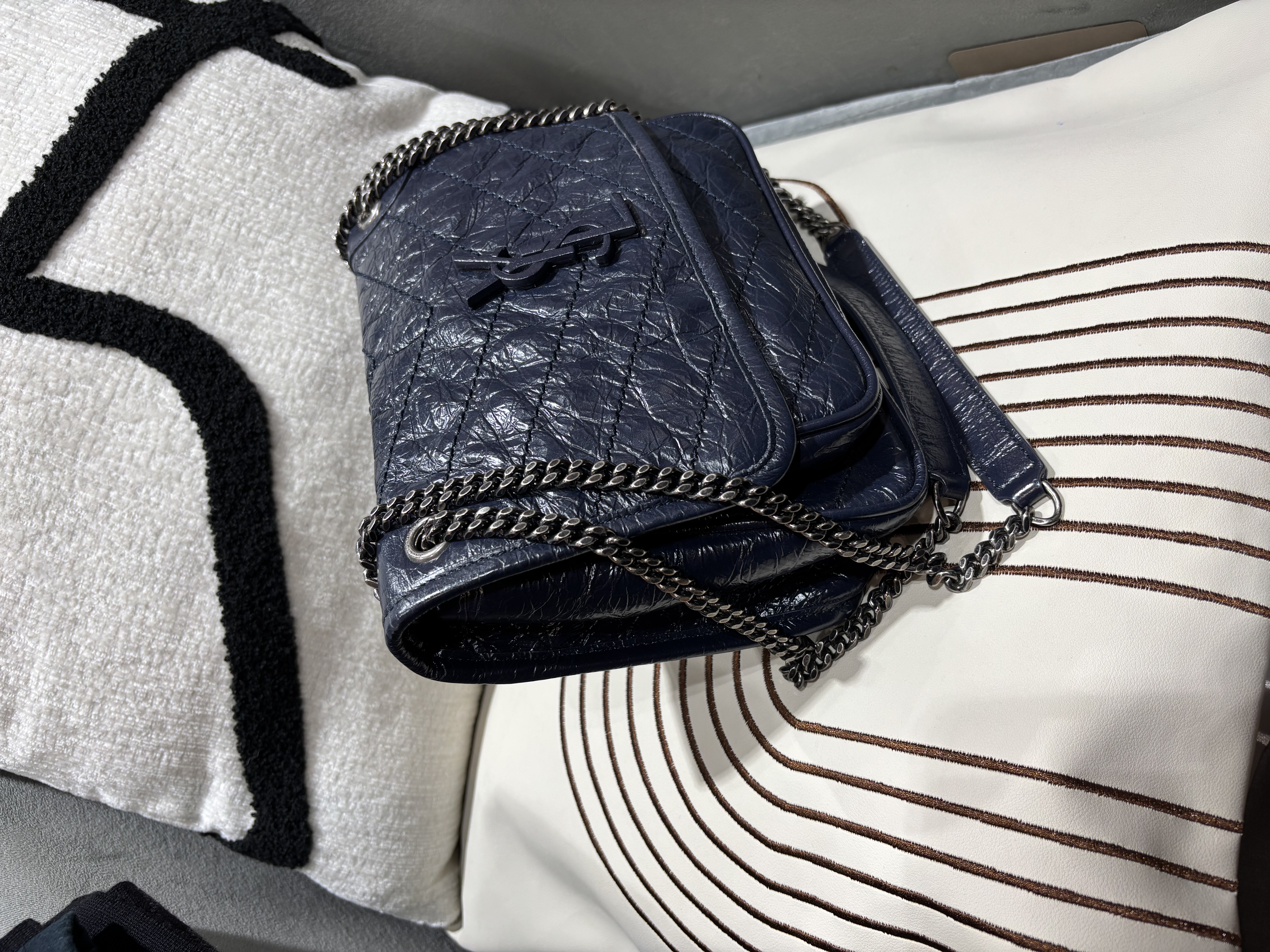 Ysl Niki baby navy 100%Authentic,98%new ✅ certificate ✅dust bag 