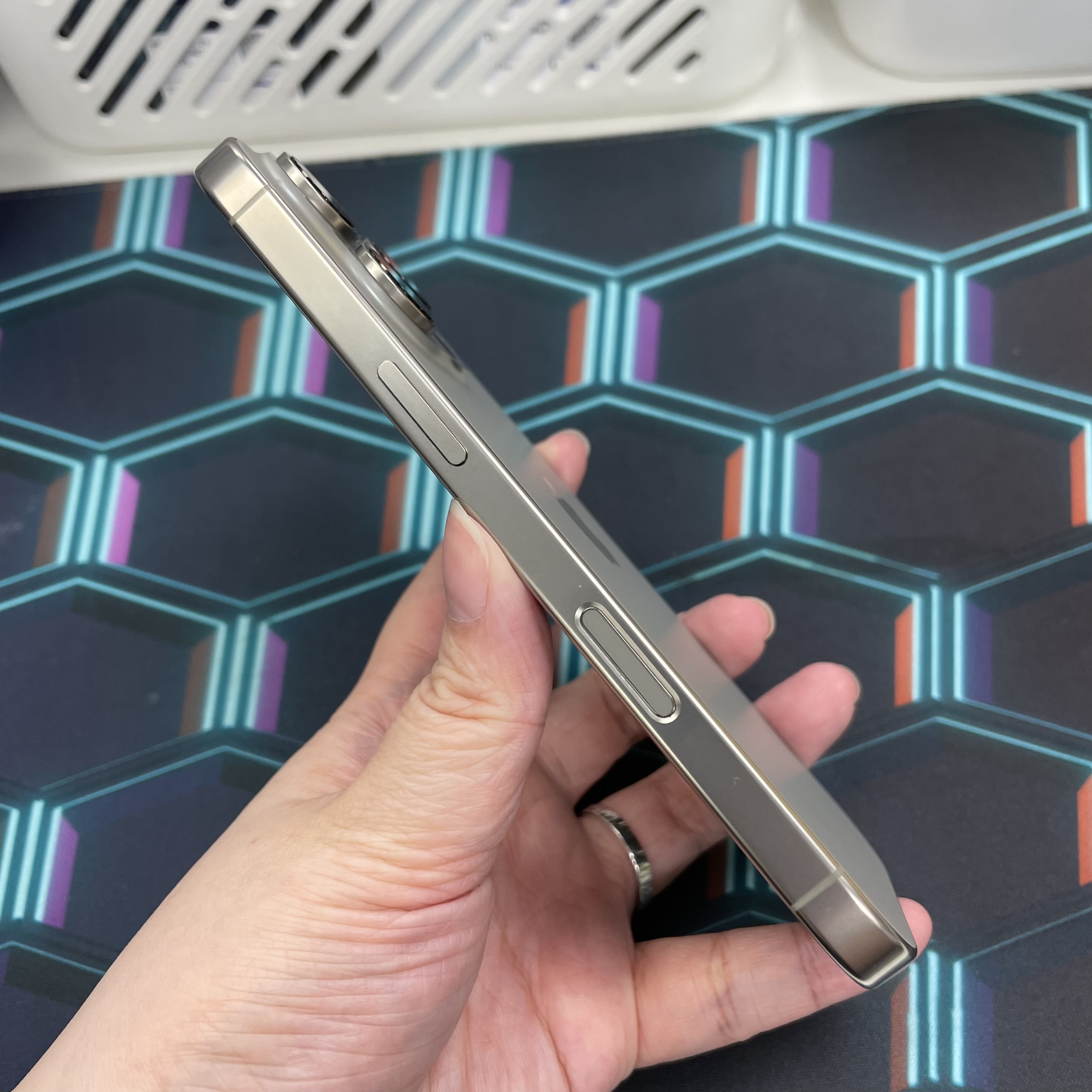 *6077 16 pro 完美機 128GB 電92 原色 gray