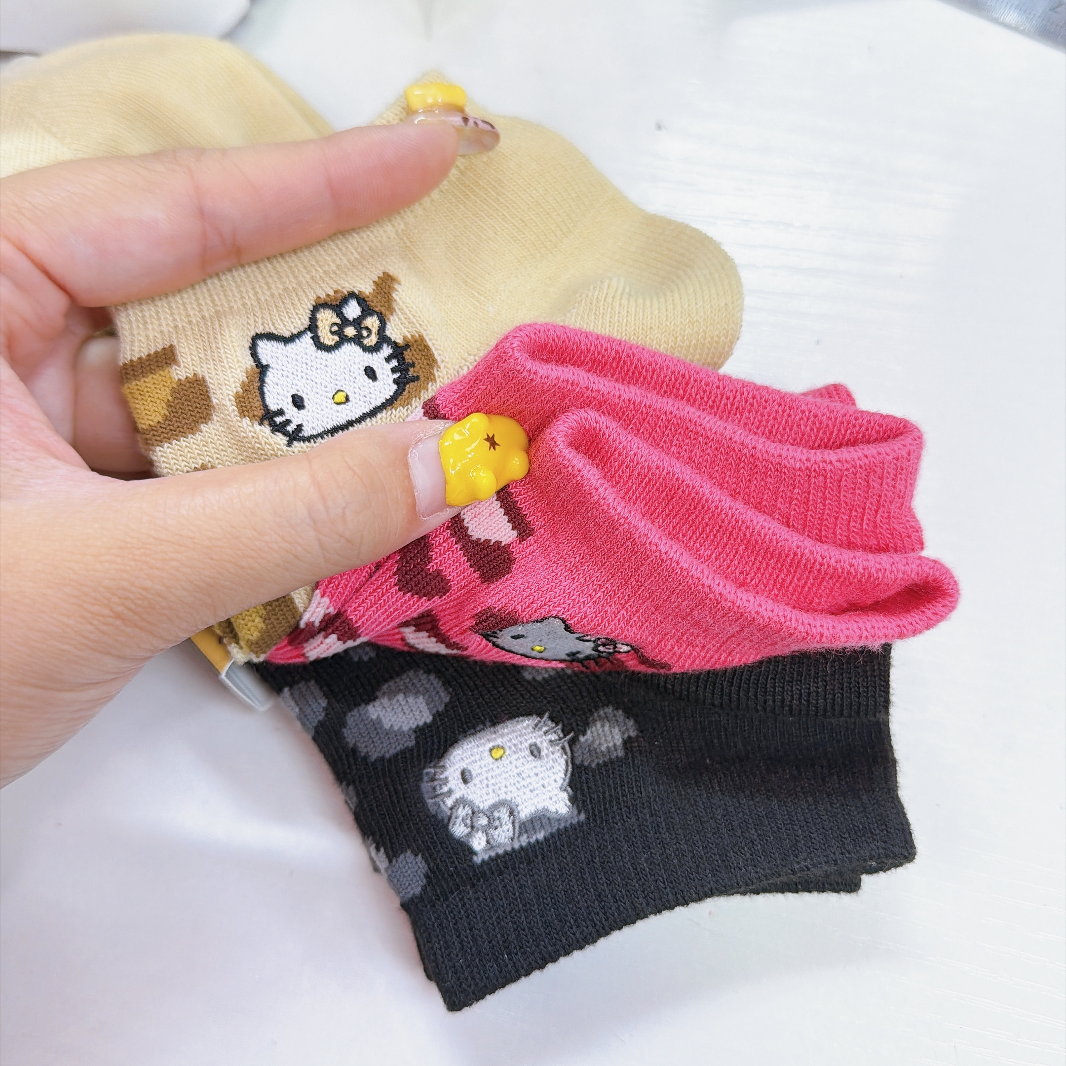 日本直送 Sanrio kitty  23-25cm船襪