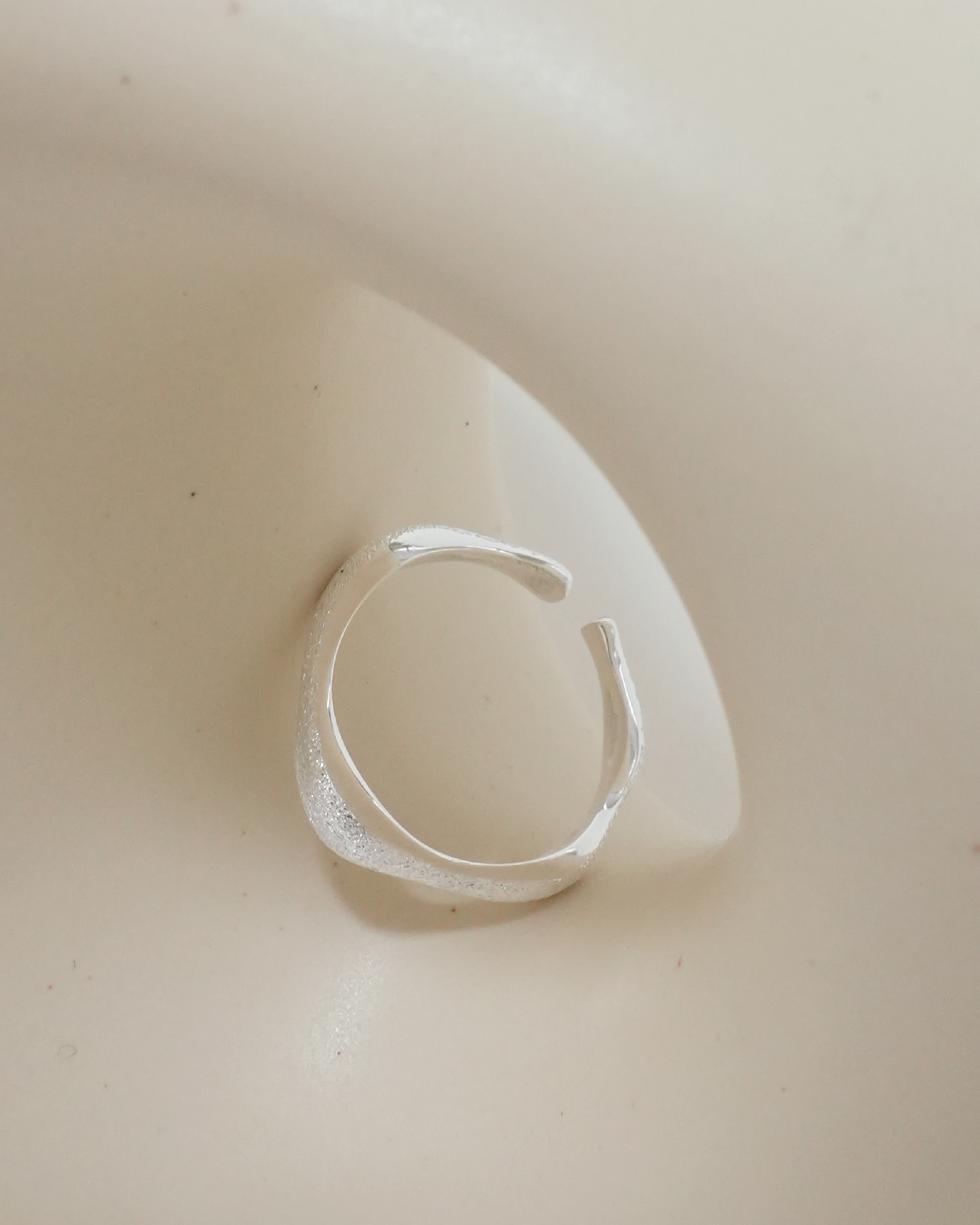 Sleek Flow Ring