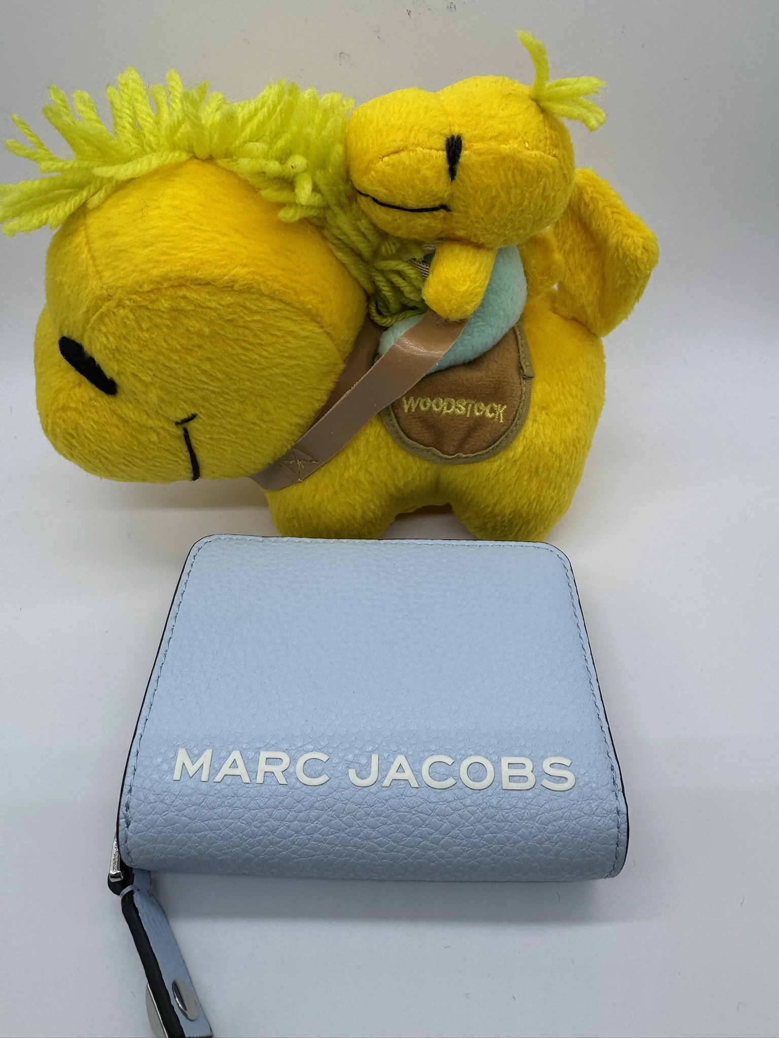 ✈️🇺🇸🇨🇦柔和舒服嘅天空粉藍色Marc Jacobs 短摺銀包現貨🩵🩵