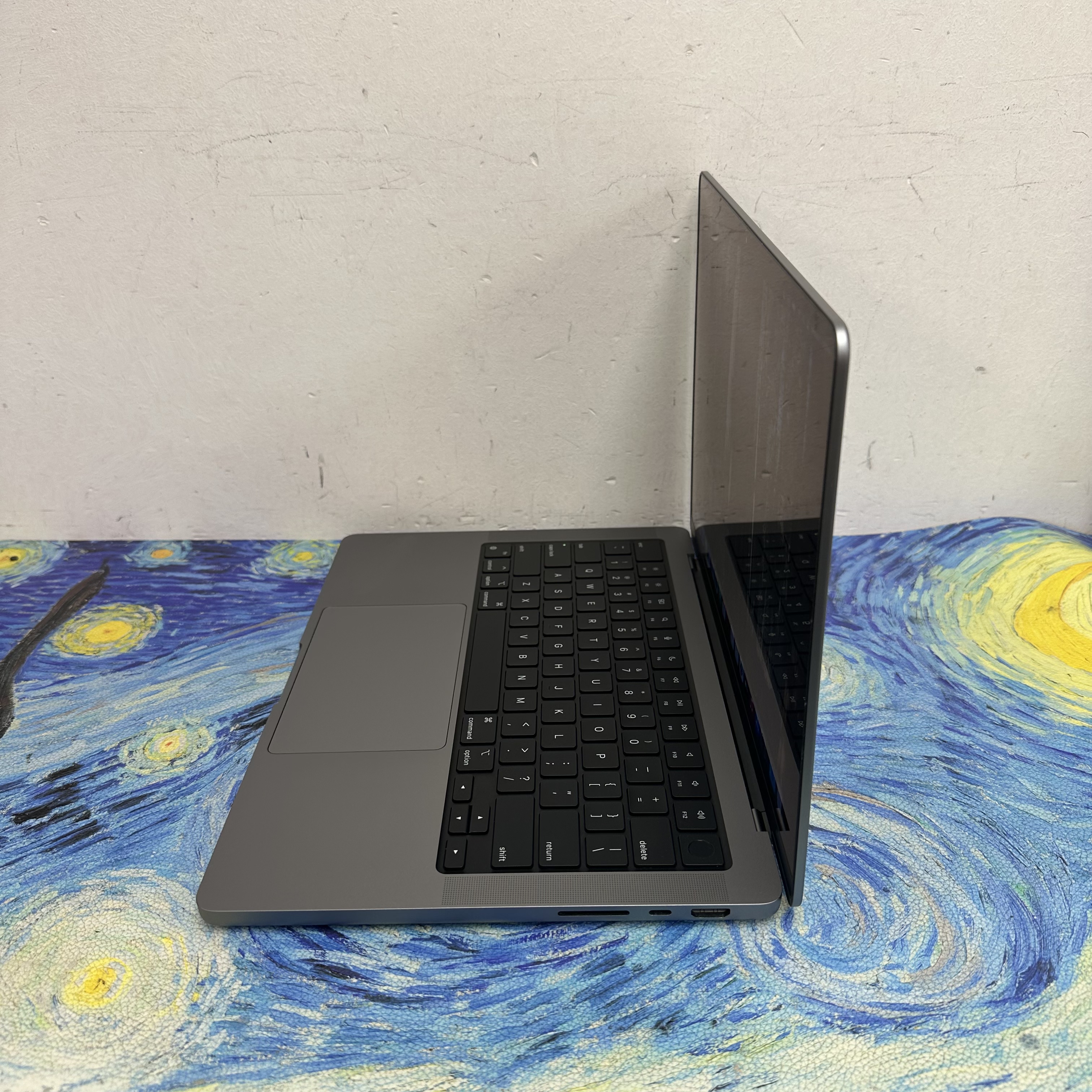 #5717 （性價比高MacBook M1 Pro🔥M1Pro 14寸)APPLE  MacBook Pro 2021/M1 Pro CPU/16GB Ram/512GB SSD/16核心GPU/10核心 CPU/Liquid Retina XDR Mon/14寸/太空灰/ Gaming Laptop / Notebook / Laptop / PC / Movie / Netflix / Premium /