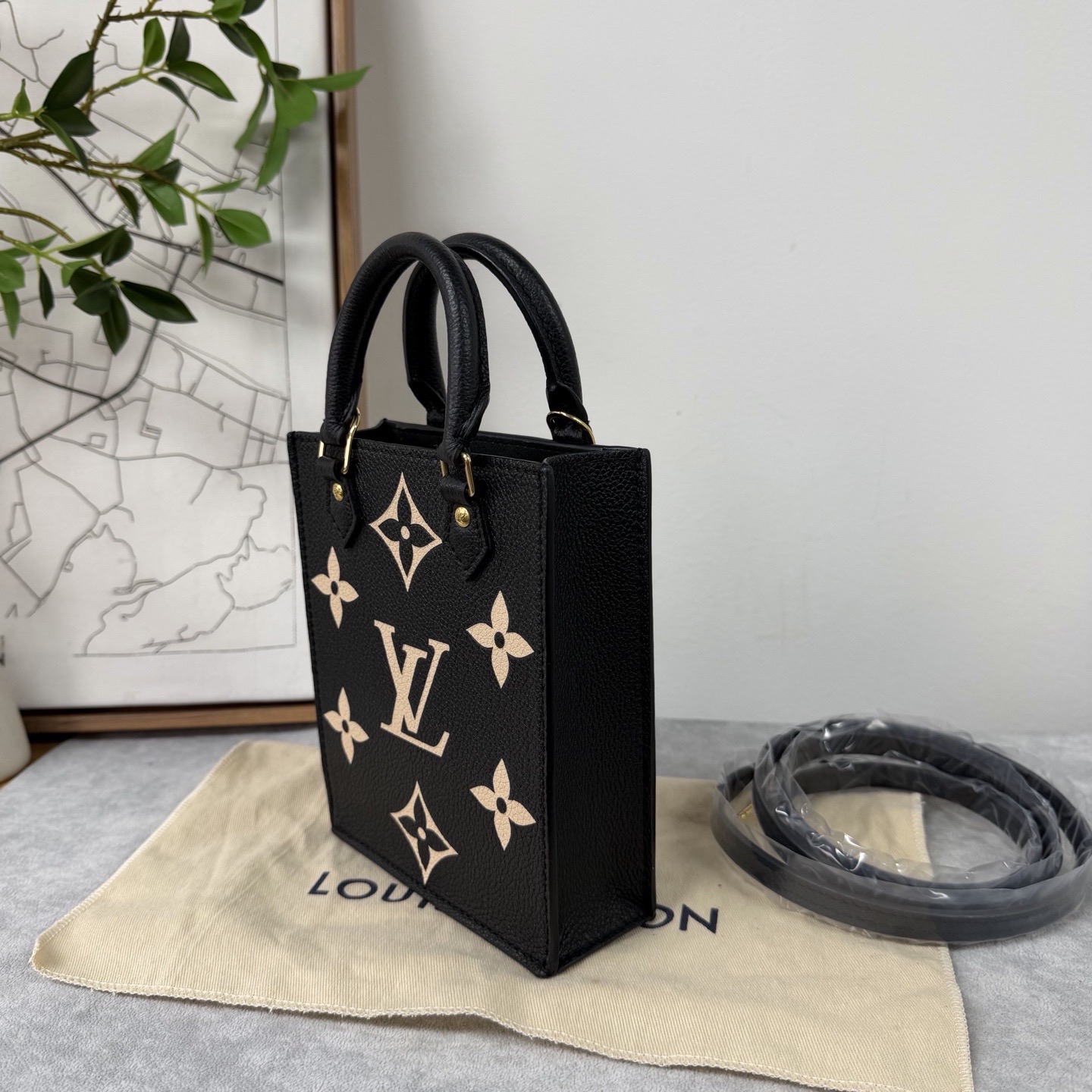 【預訂貨品】lv nano 黑白琴譜包