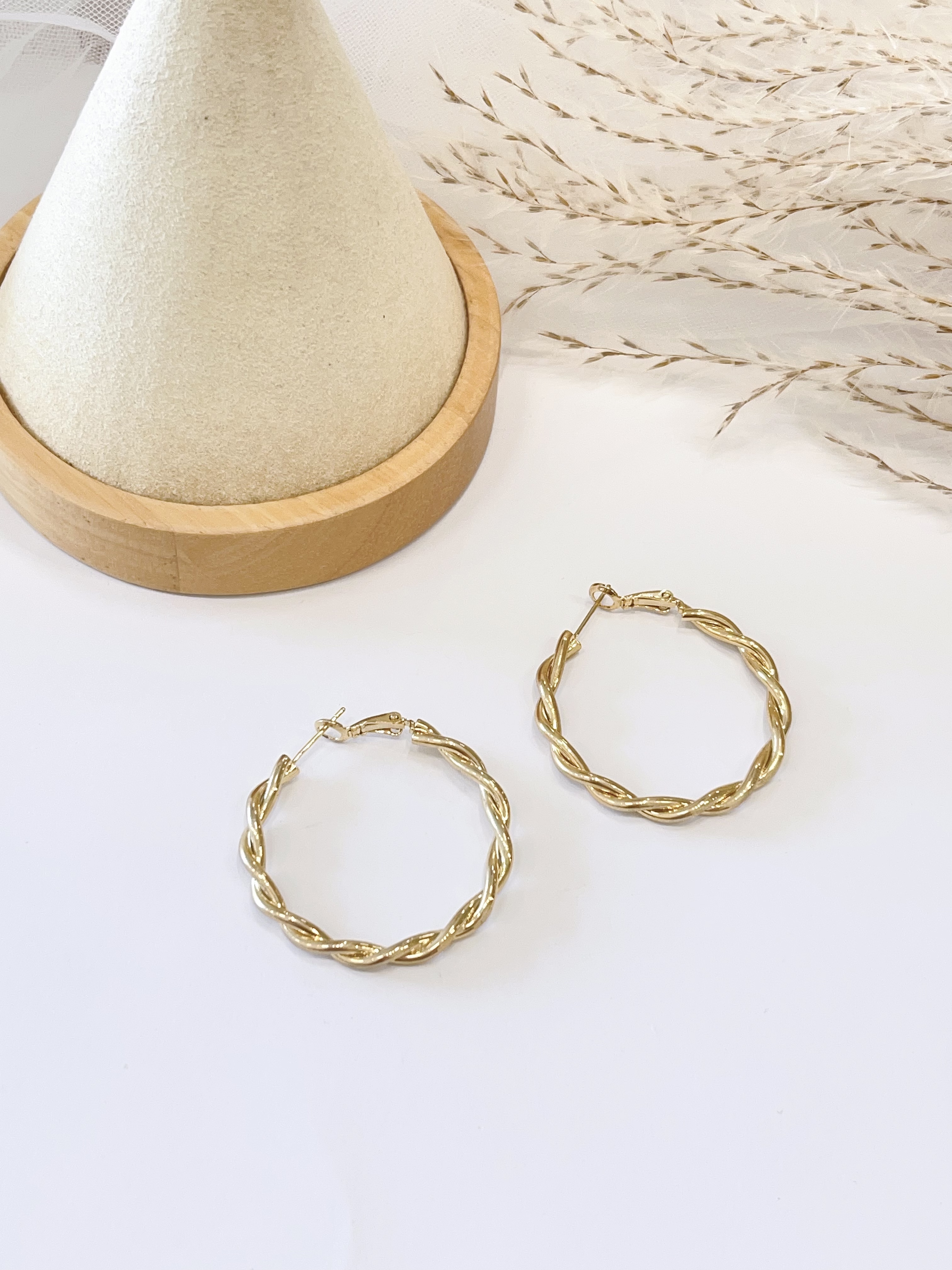 极简金色麻花圆圈耳环