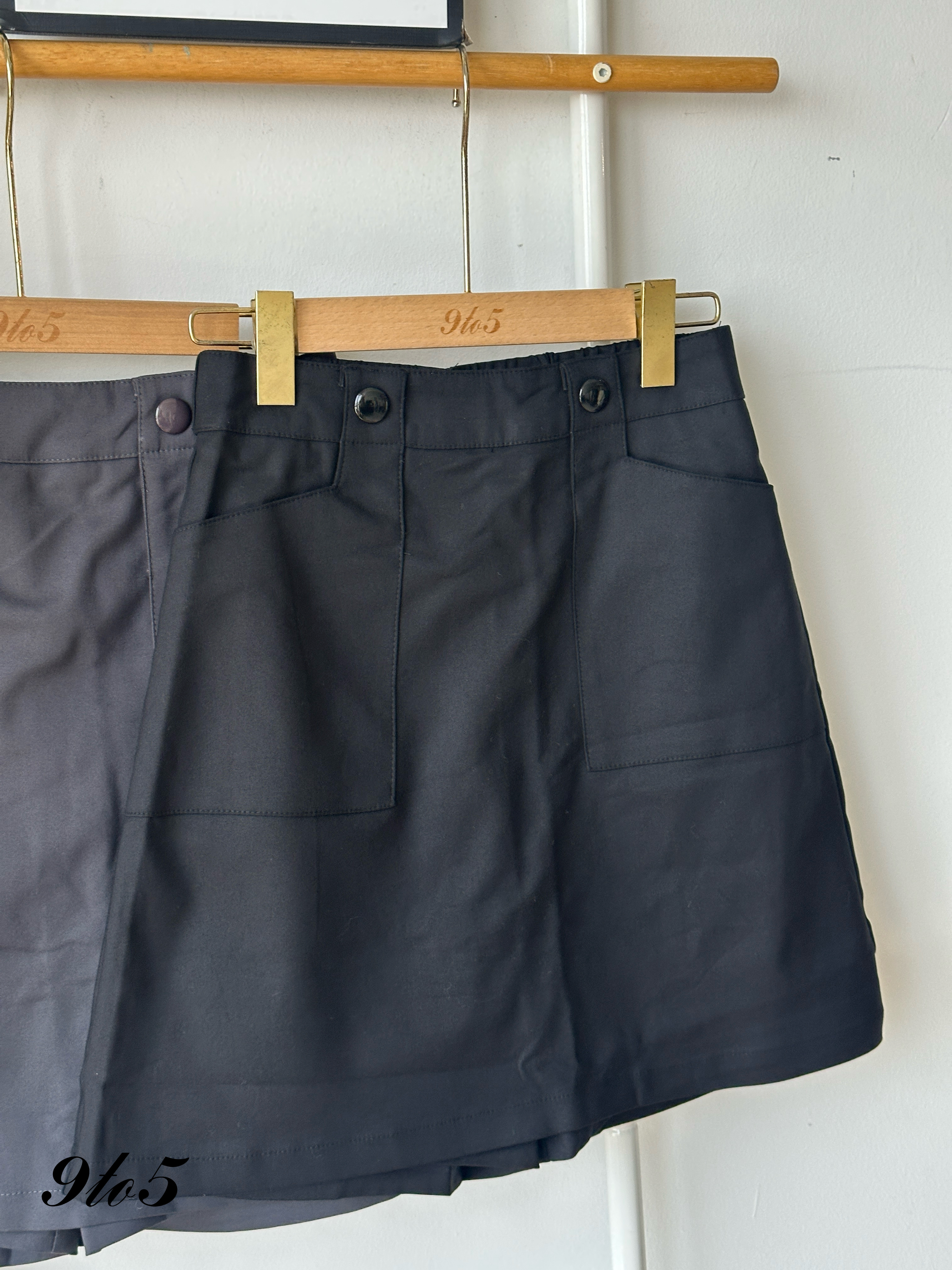 S1852 A Line Skort - Black & Grey