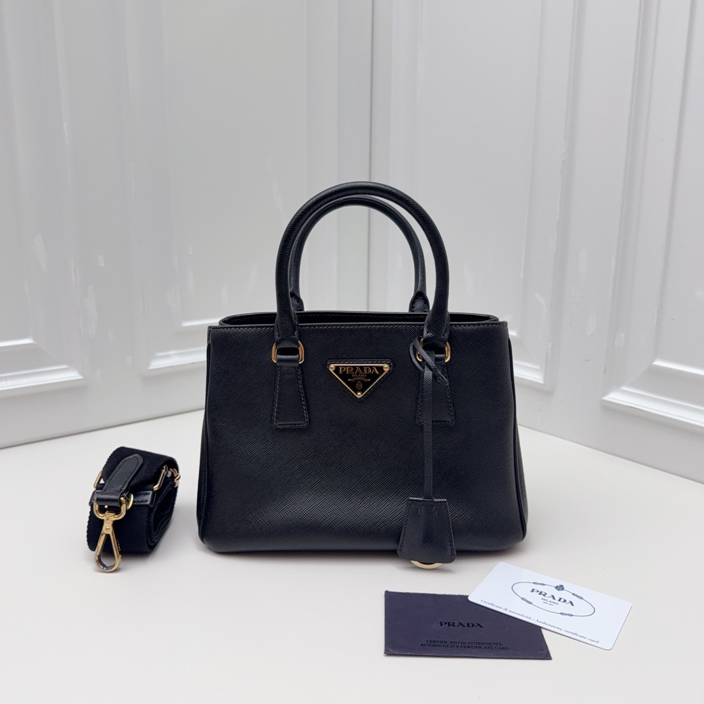 【預訂貨品】PRADA黑色mini殺手包 